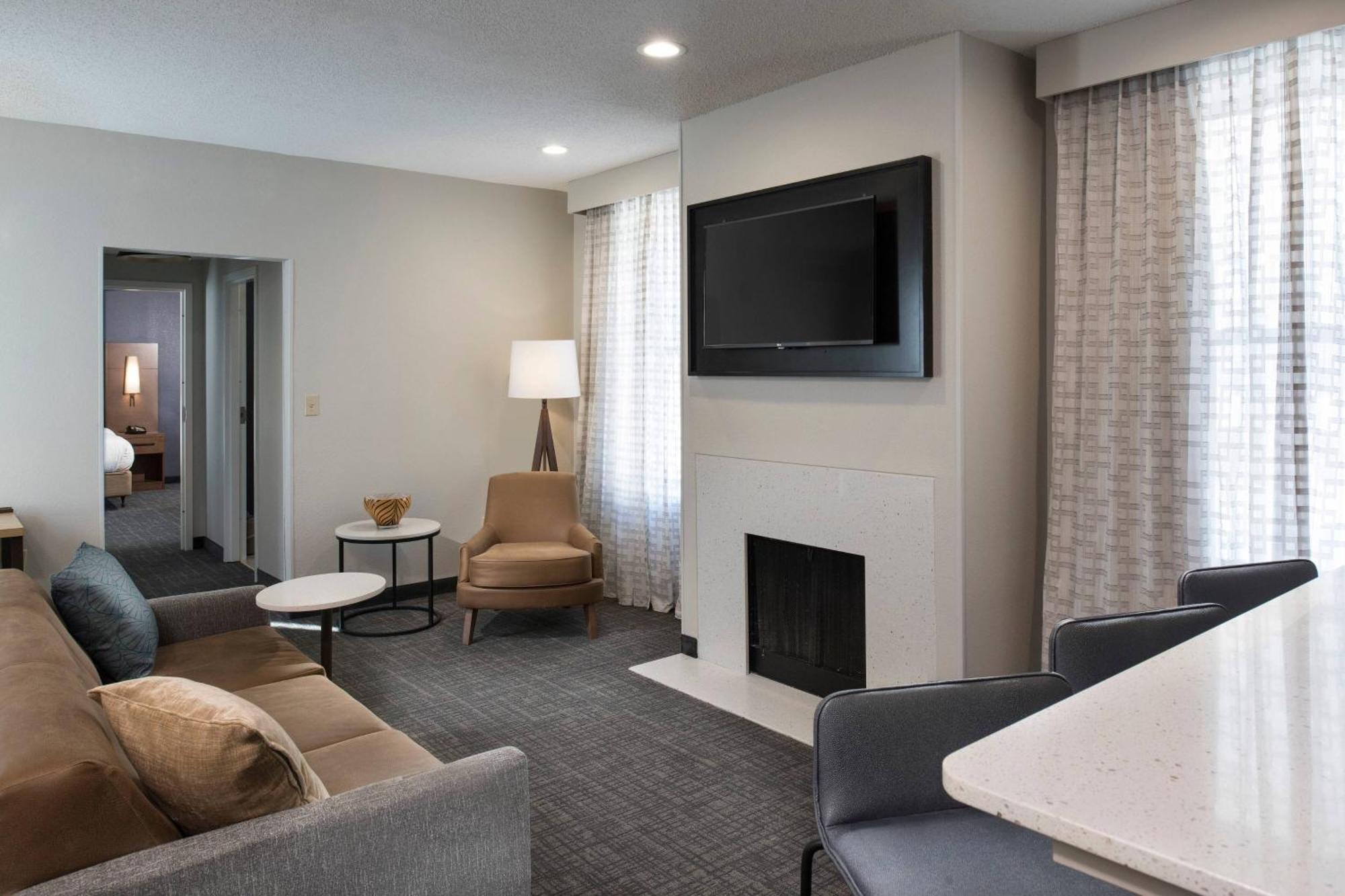 Large One-Bedroom Suite with City View