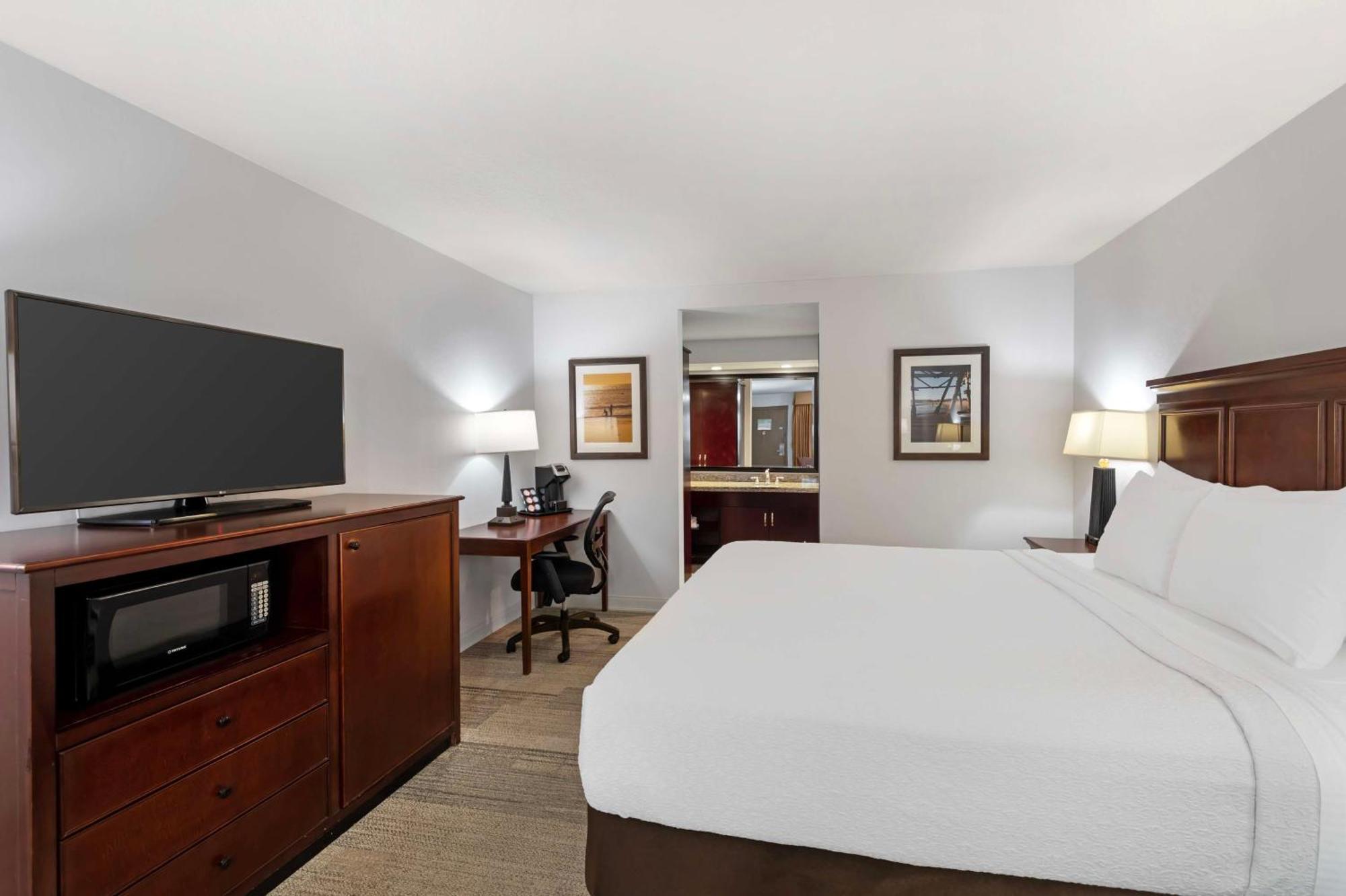 King Room Exterior Room or Non-Smoking