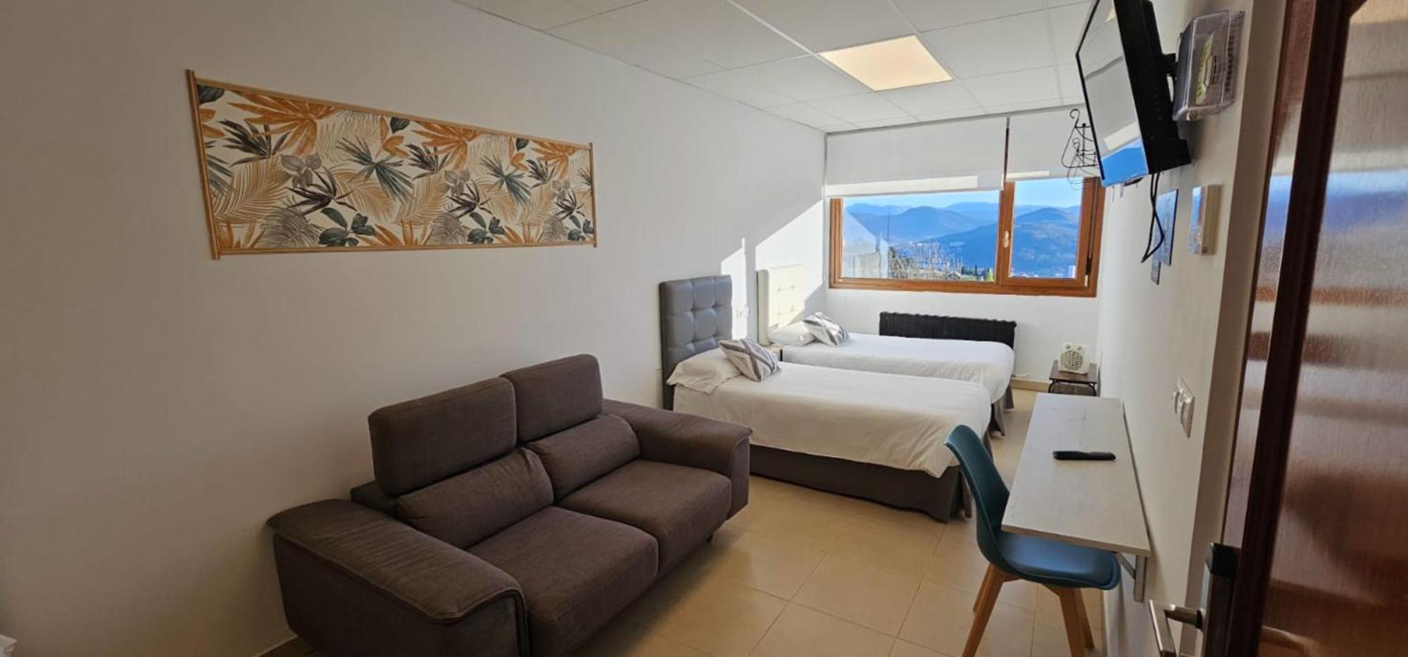 Quadruple Room Private Bathroom