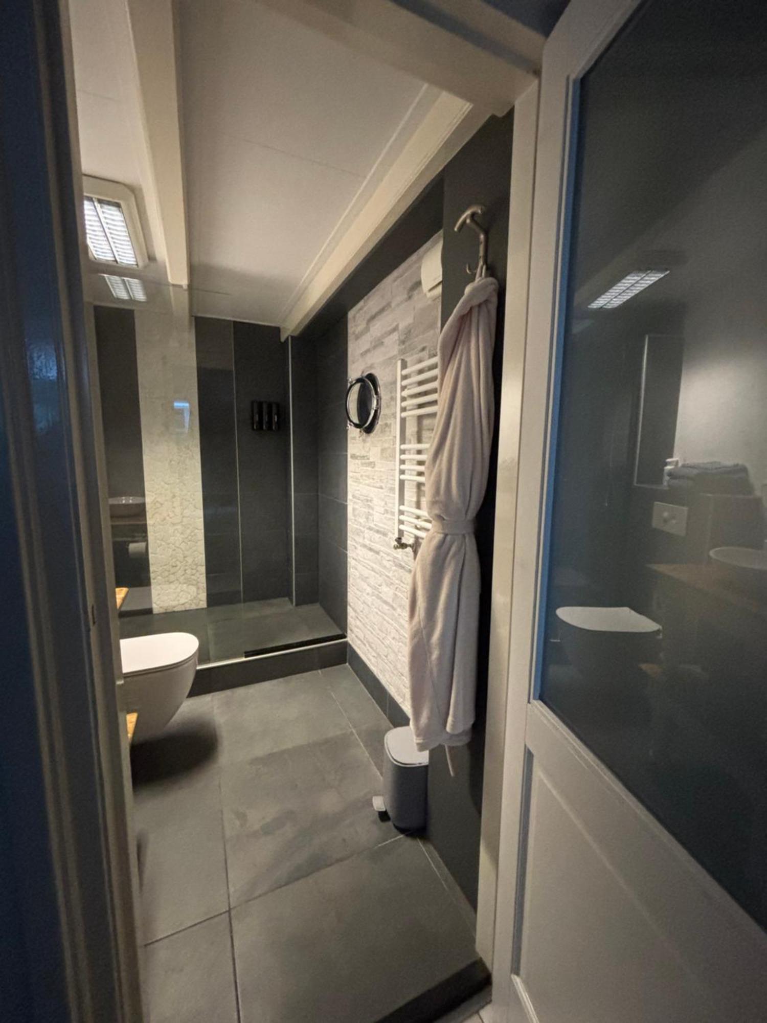 Large Single Room