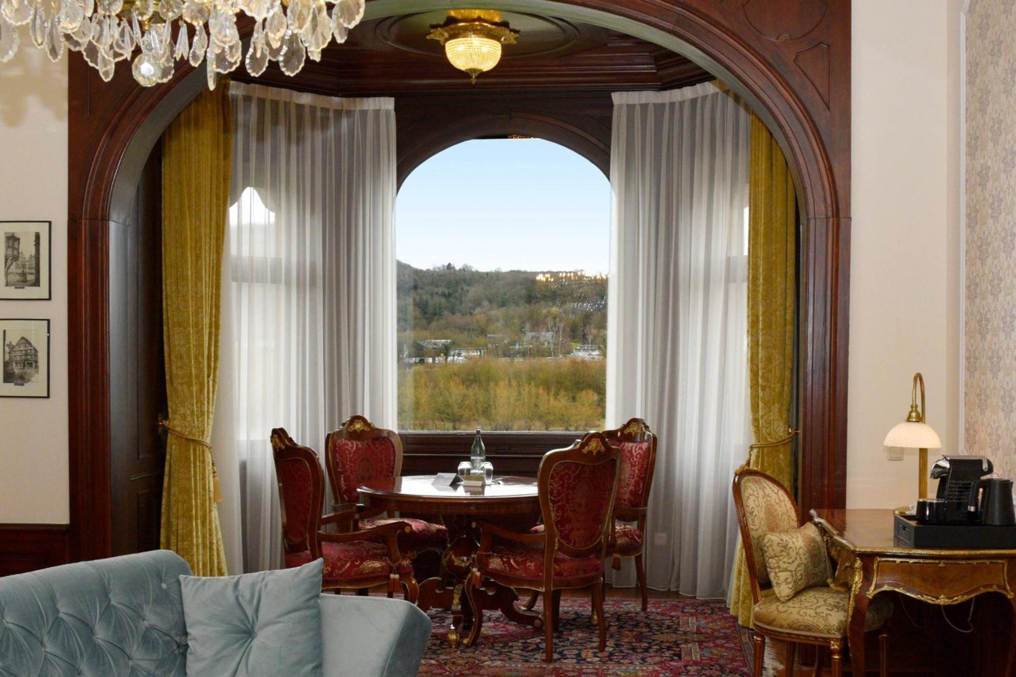 One-Bedroom King Suite