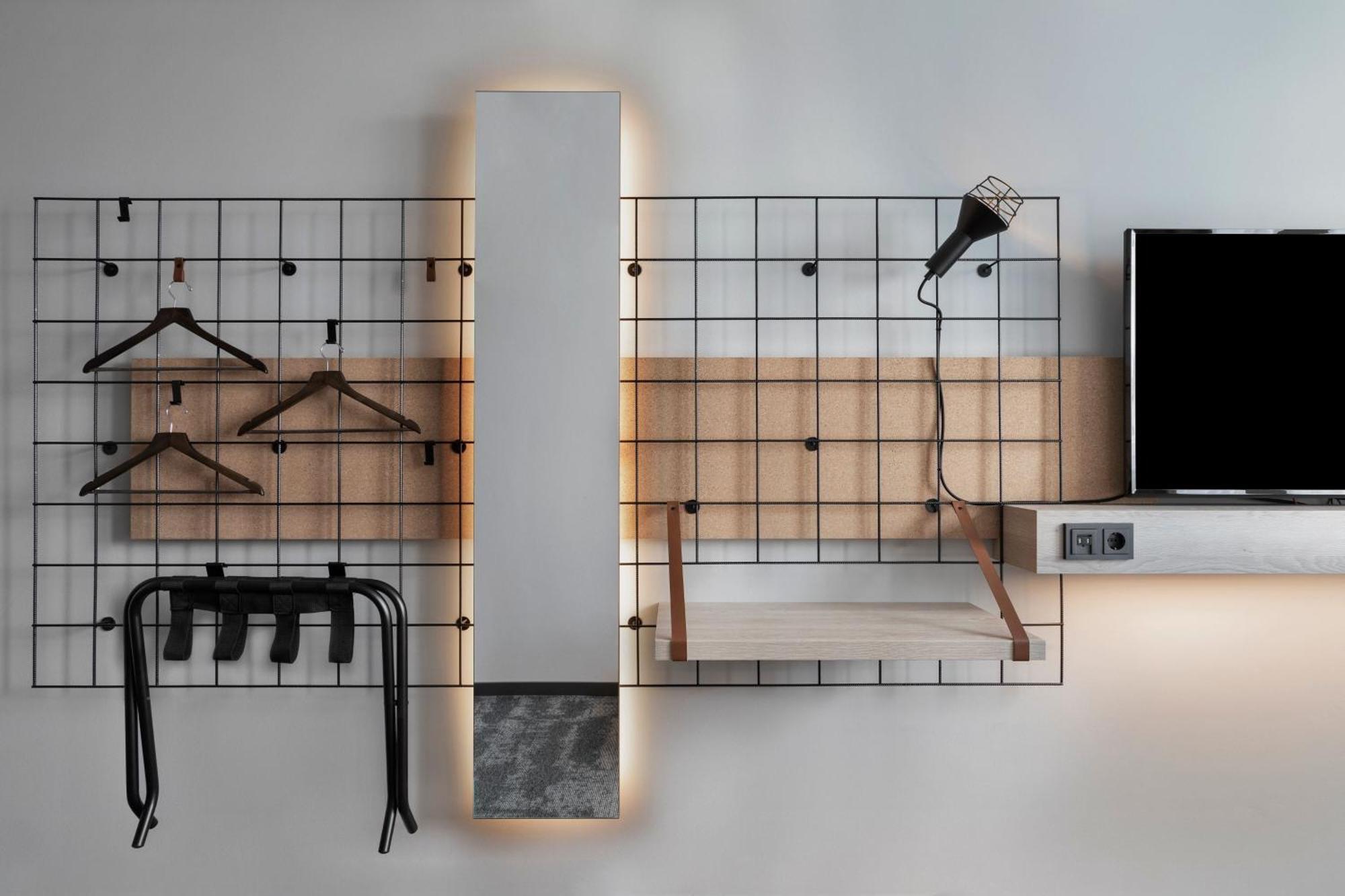 Moxy Twin Room