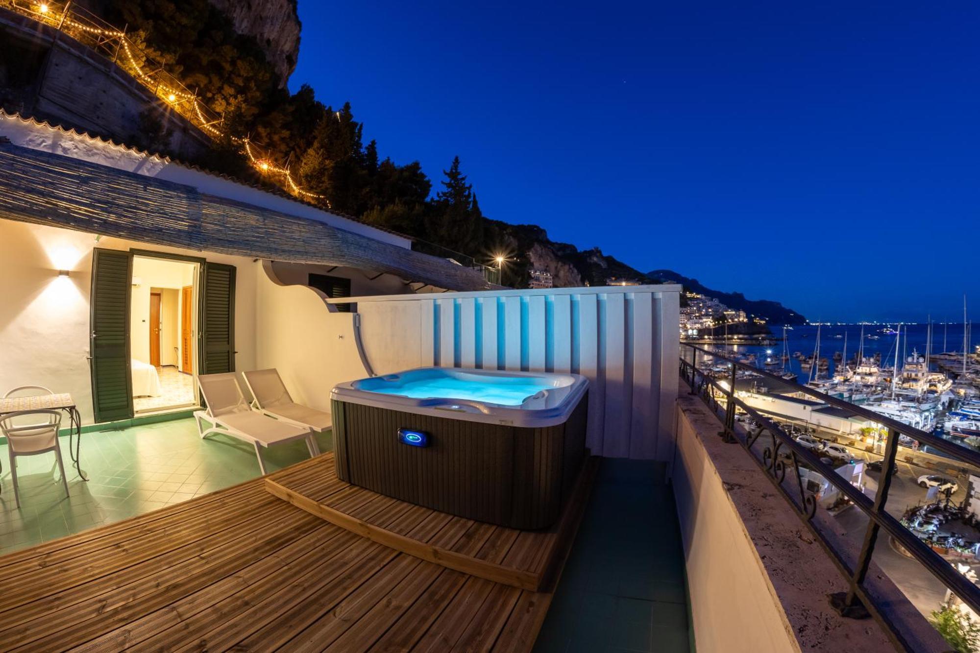 Deluxe Double or Twin Room Spa Bath