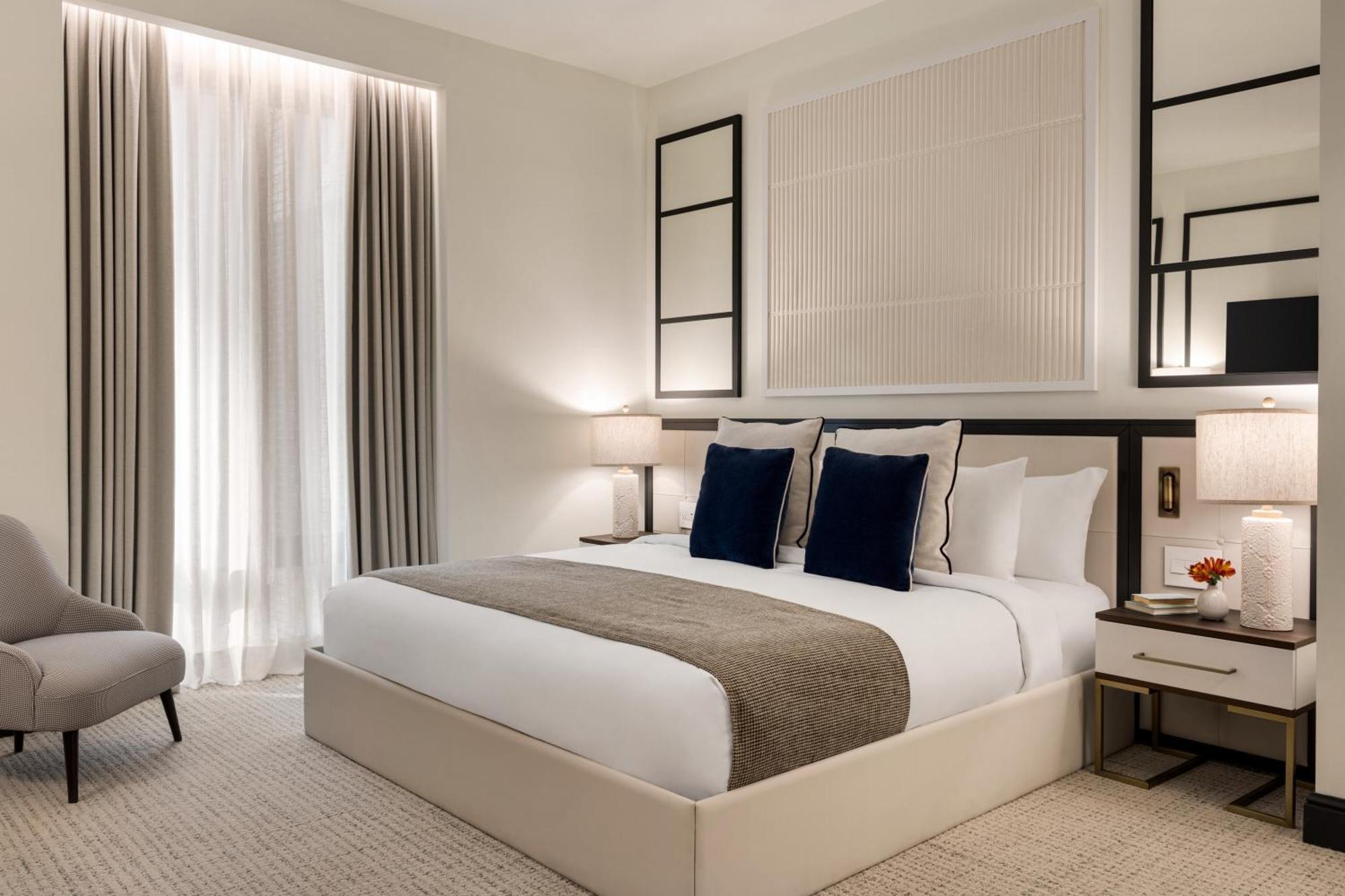Deluxe King Room