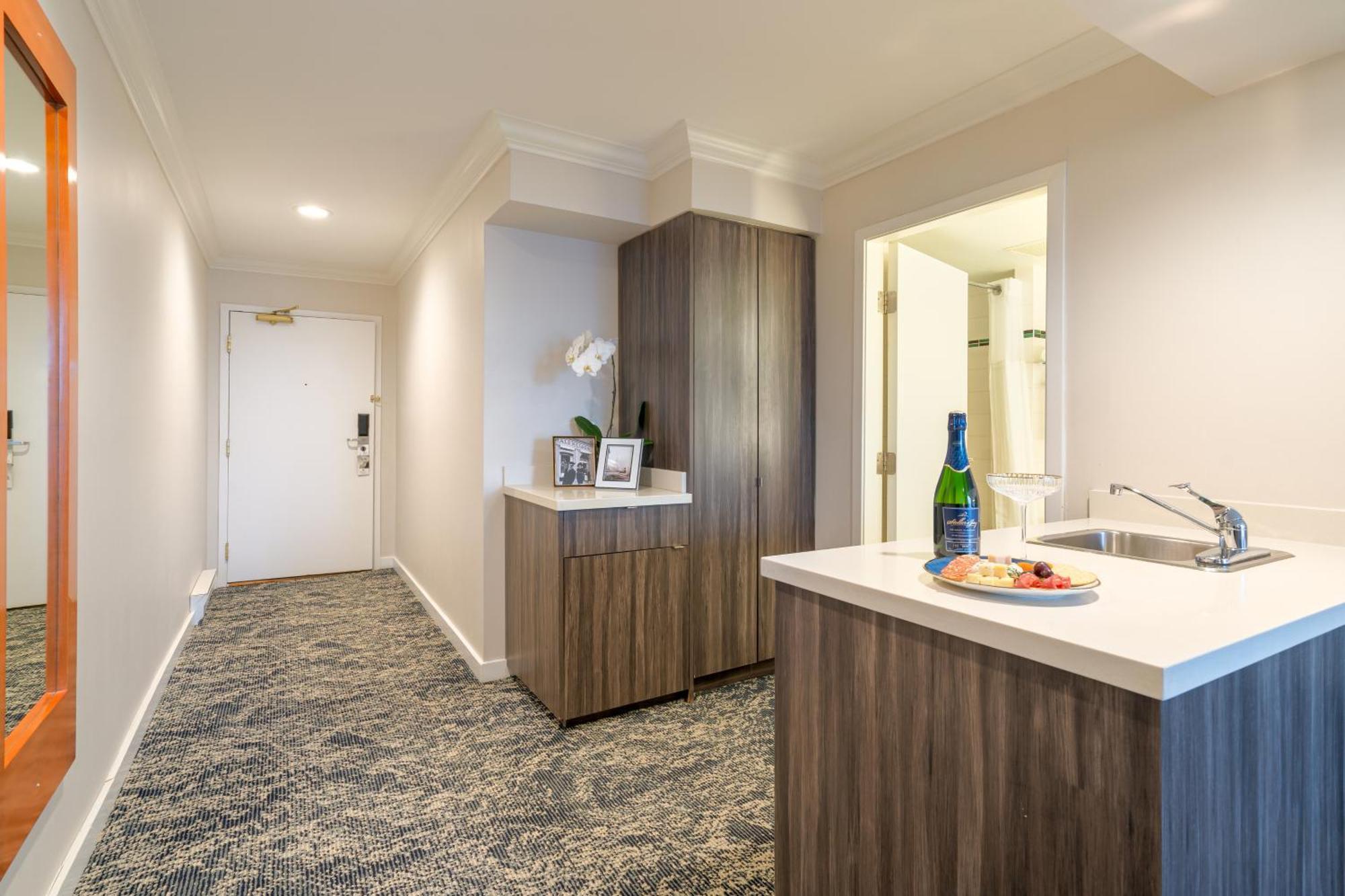 Double Queen Studio Suite