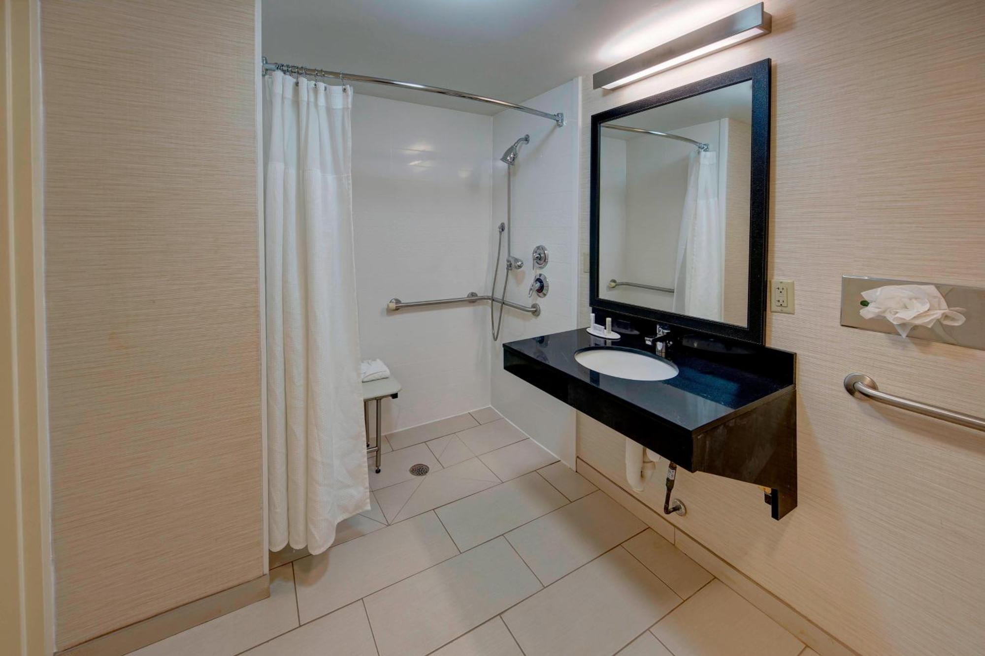 Queen Room Two Queen Beds Bathtub Mobility Access or Hearing Accessible