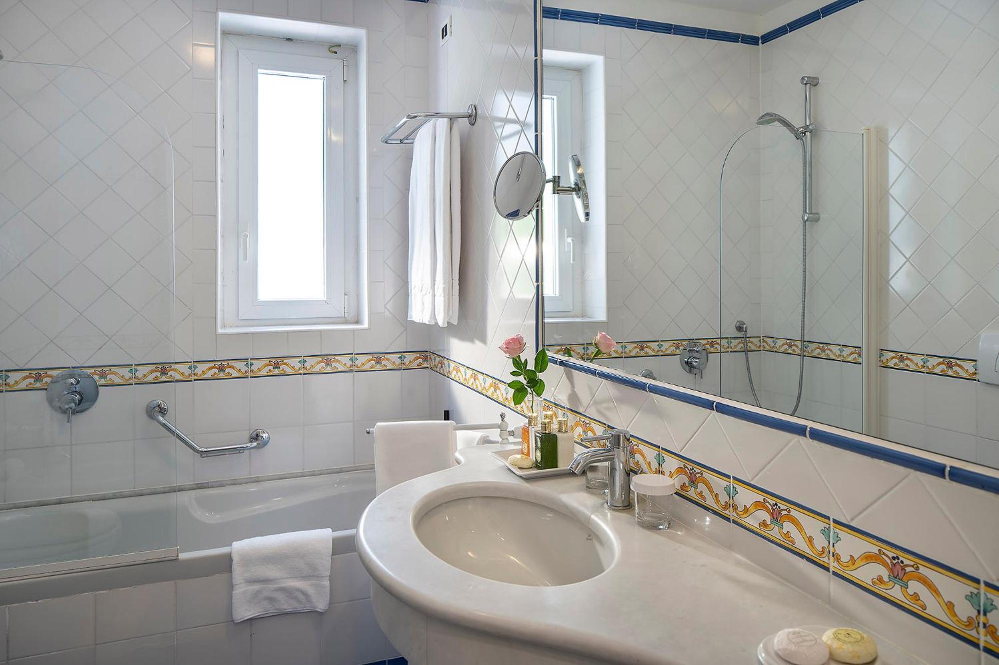 Standard Double or Twin Room Garden View