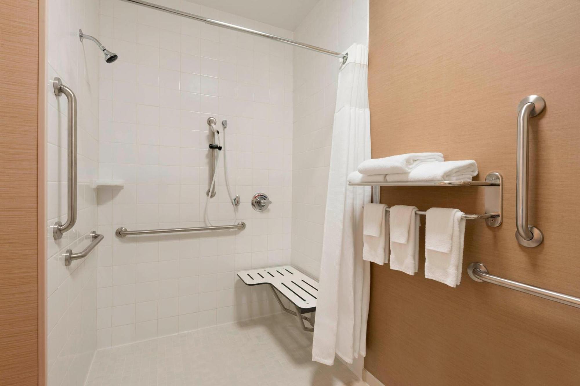King Room with Roll-In Shower - Mobility Access/Hearing Accessible