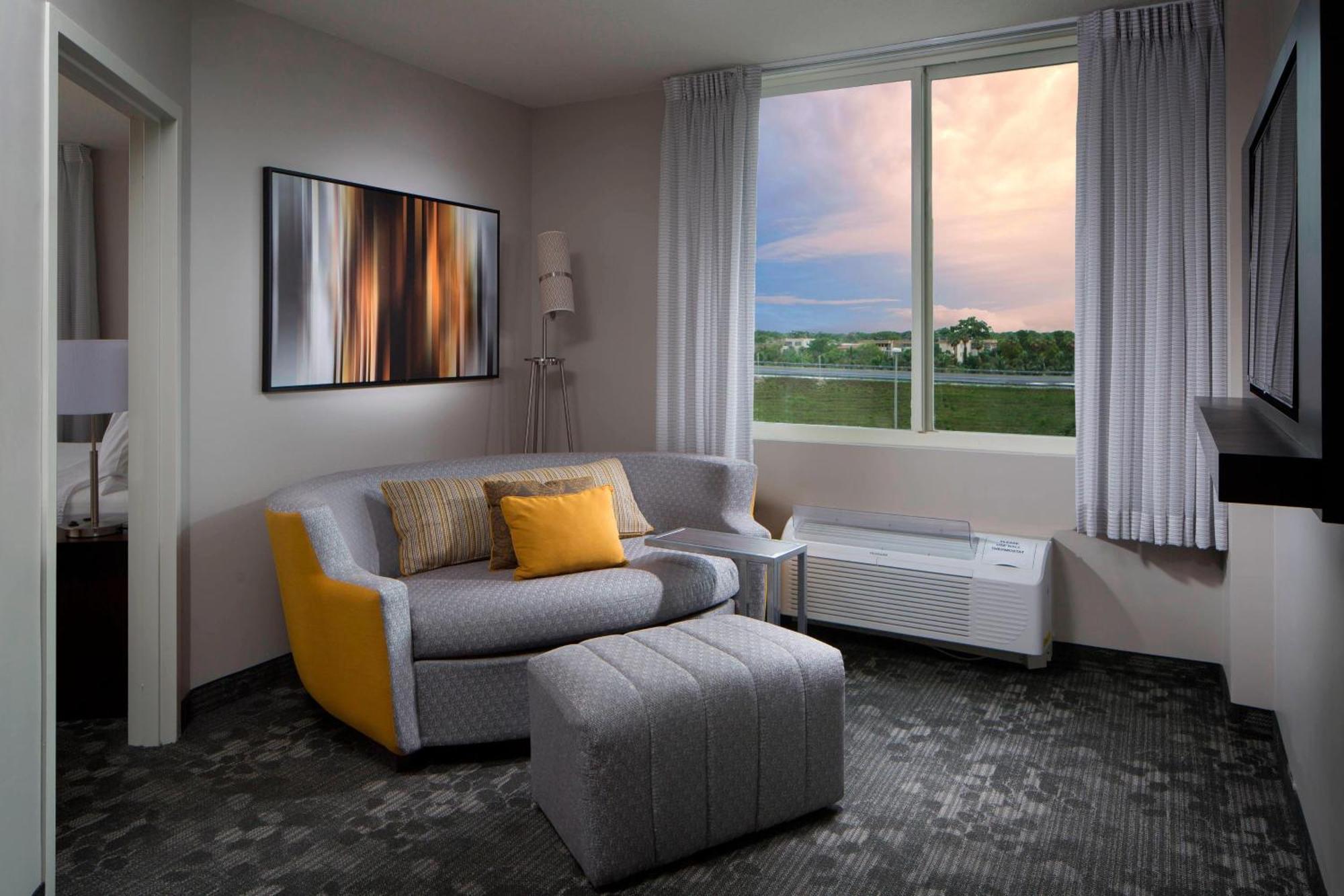 King Suite 1 King Sofa Bed & Spa Bath