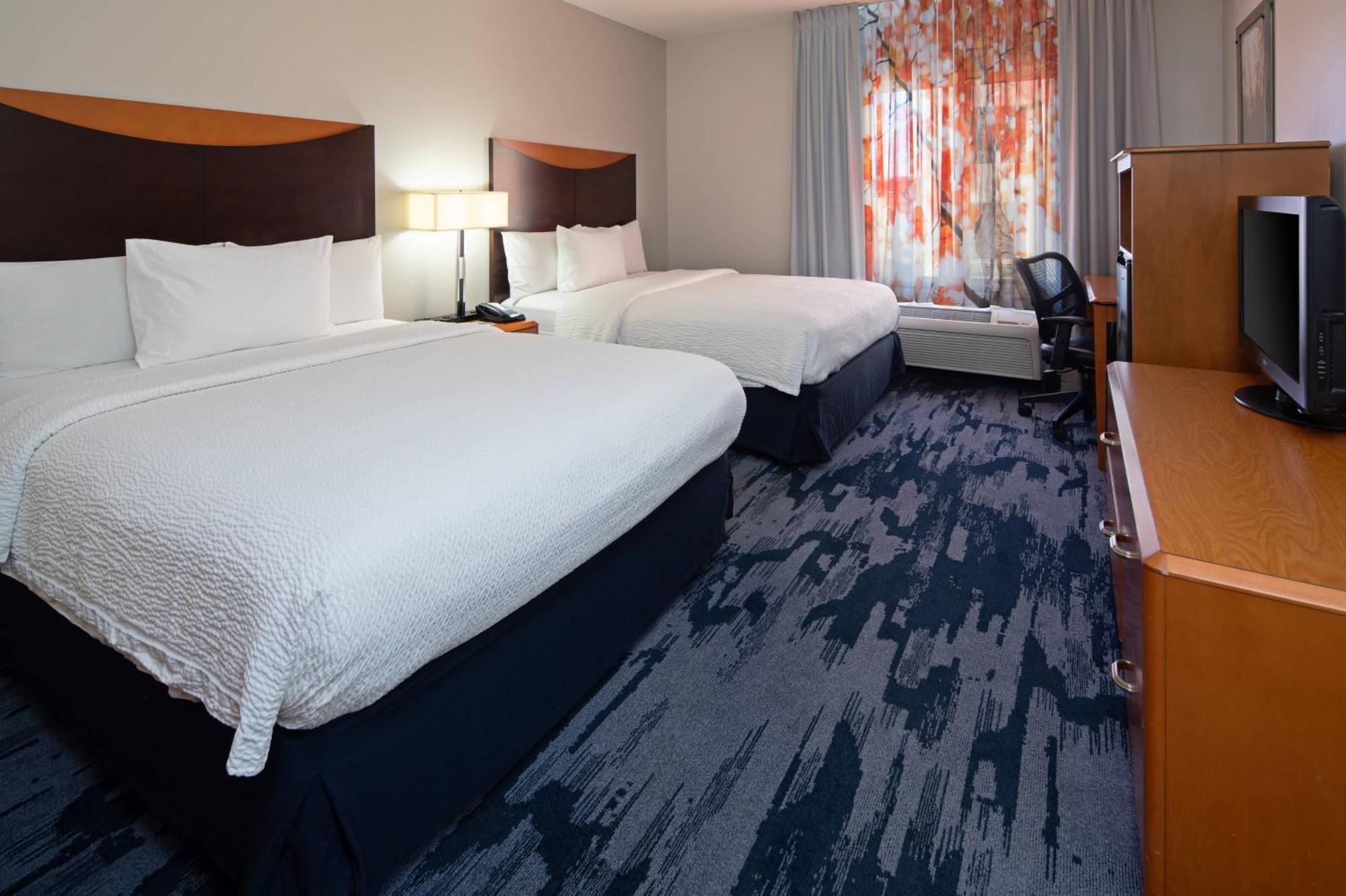 Queen Room Two Queen Beds Bathtub Mobility Access or Hearing Accessible