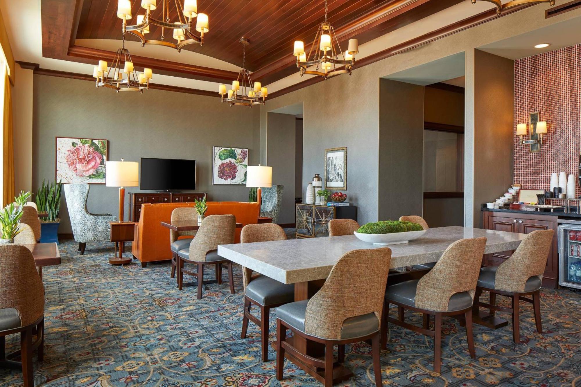 Club level, Guest room, 1 King, Top floor,1632240570:JPEG