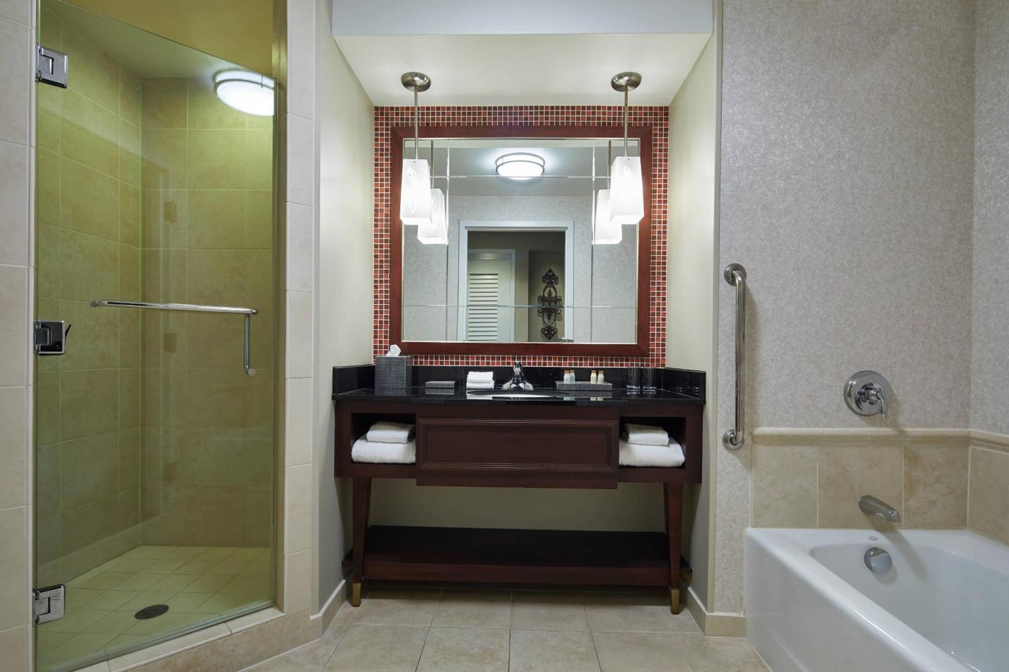 Guest Room, 1 King,1632240572:JPEG