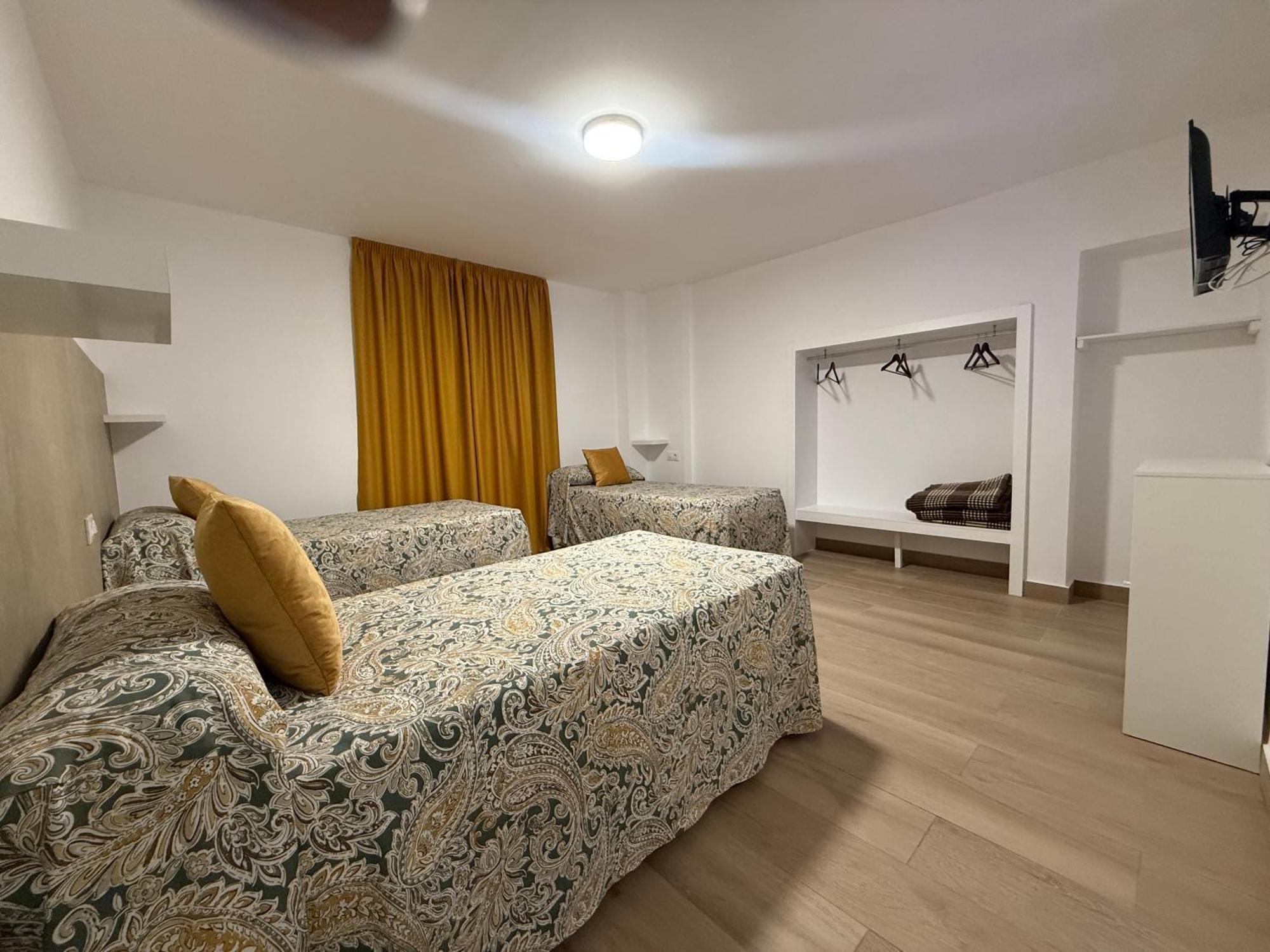 Triple Room Private Bathroom