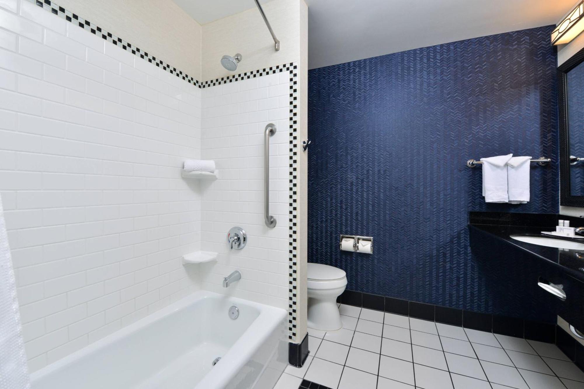 One-Bedroom King Suite with Sofa Bed - Hearing Accessible
