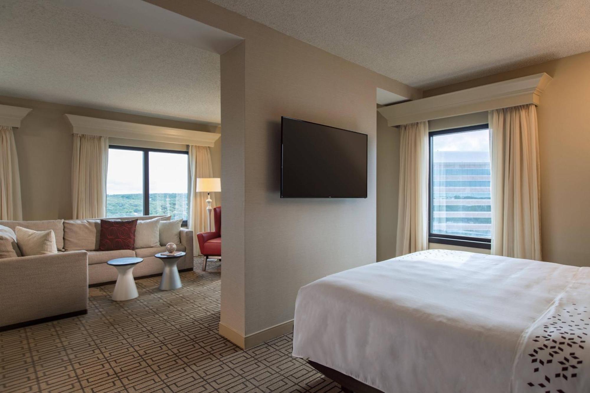 Junior King Suite,1632250106:JPEG