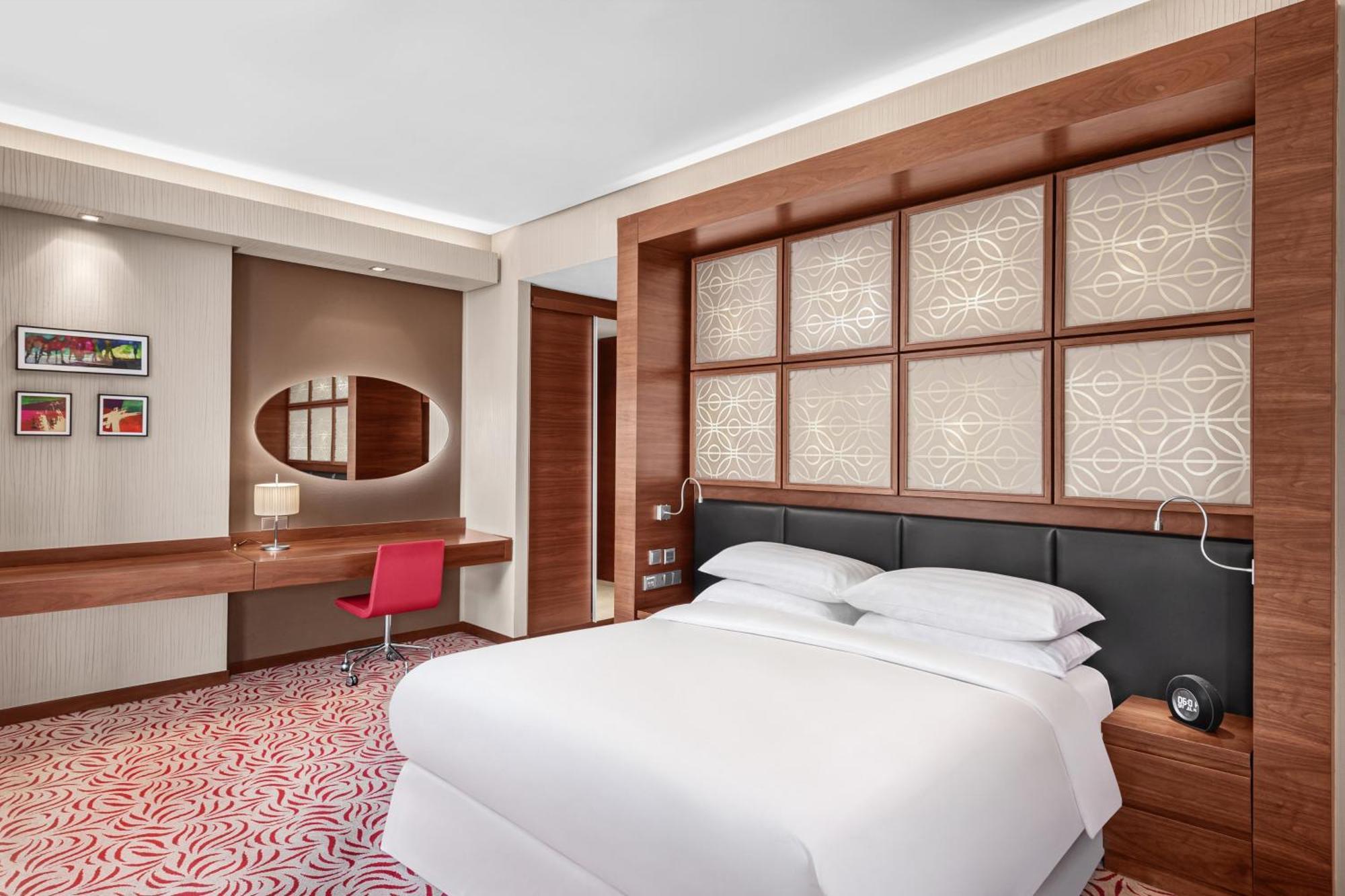 Classic Room 1 King bed
