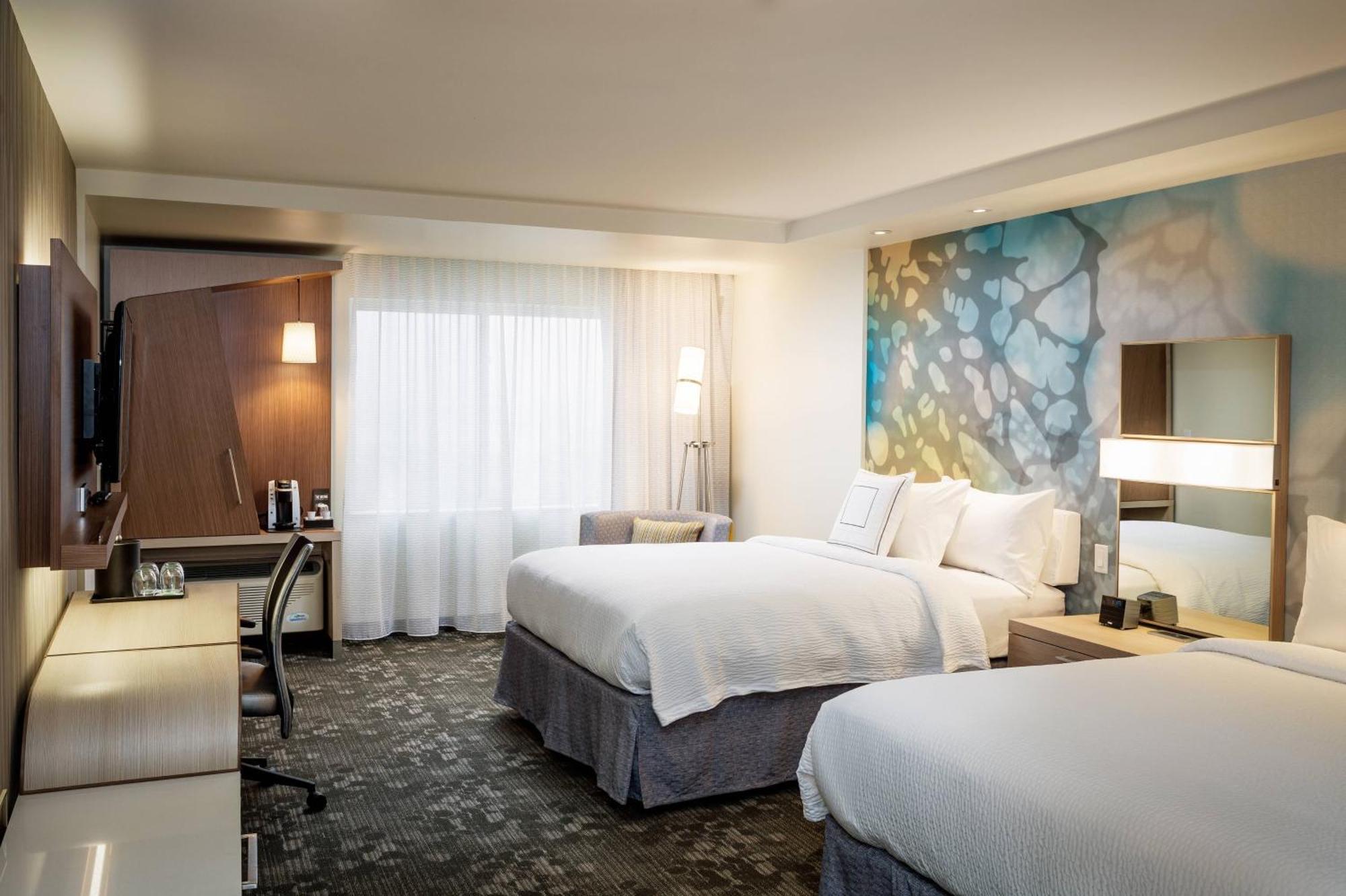 Queen Room Two Queen Beds Hearing Accessible