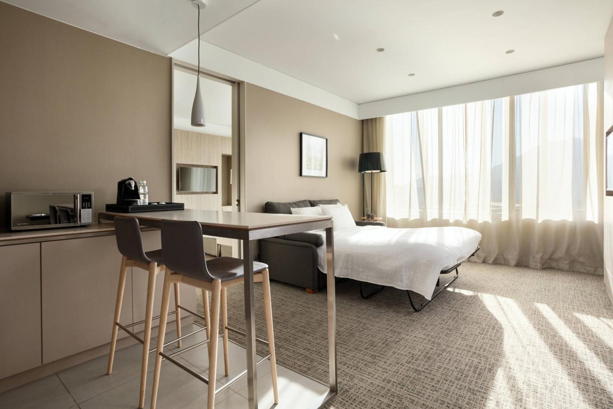 King Suite City View
