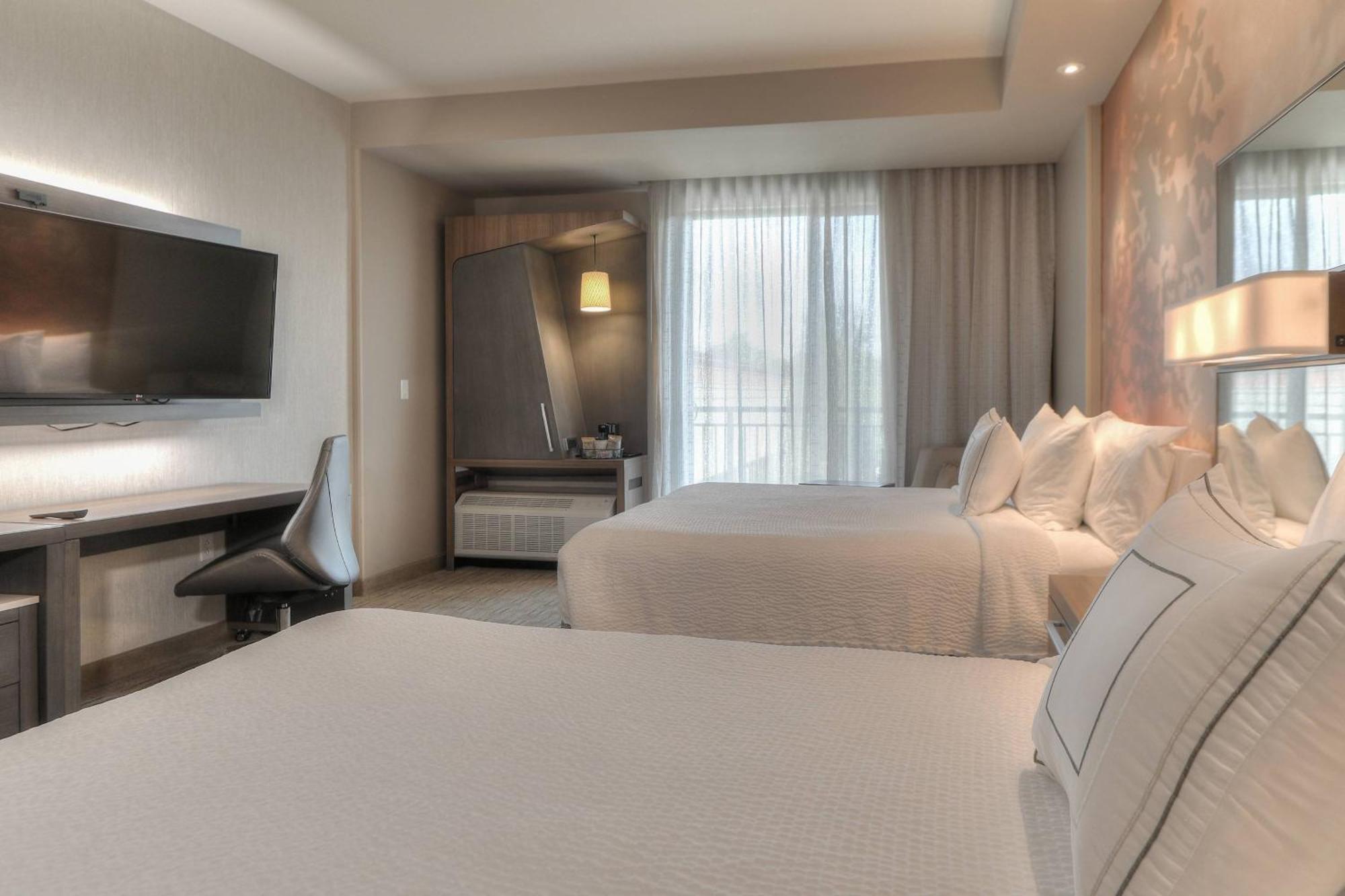 2 Queen Beds, River View, Balcony,1632281818:JPEG