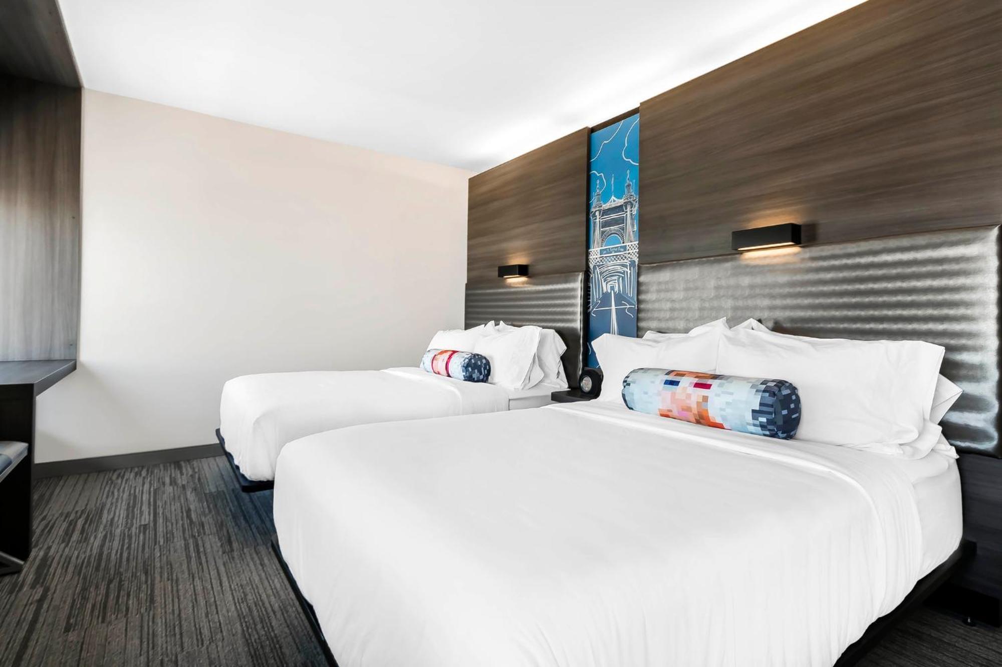 Aloft, 2 Bedroom Suite, 2 Queen,1634442159:JPEG