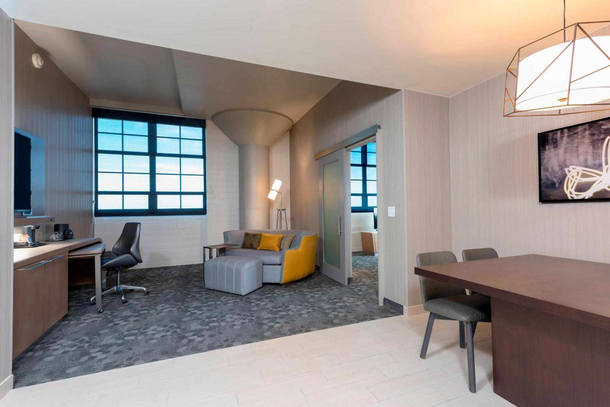 Two-Bedroom King Suite with Two King Beds, Bathtub and Sofa Bed - Mobility Access/Hearing Accessible