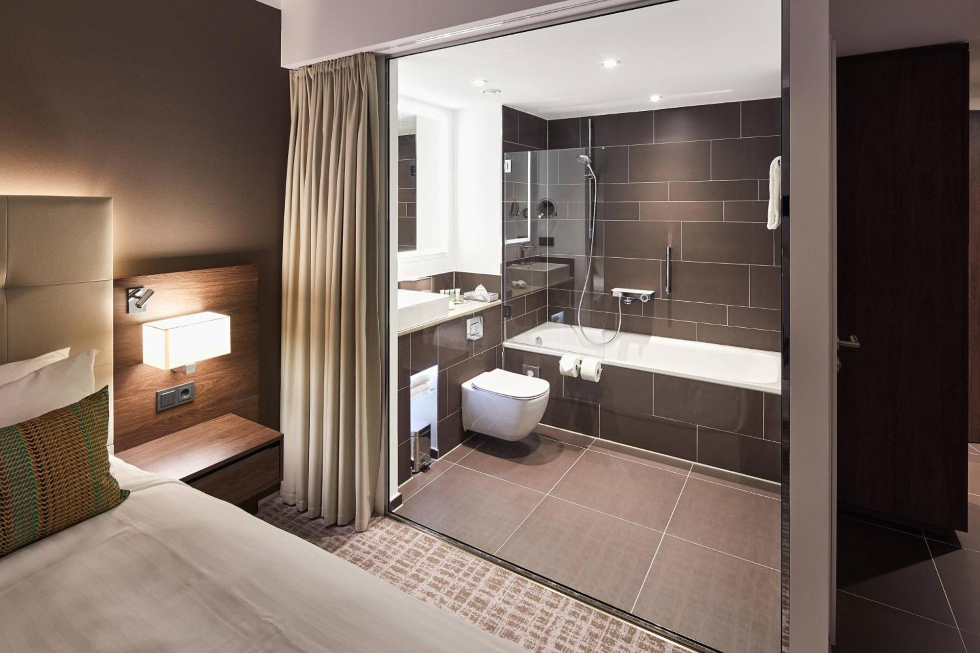 Standard Double Room King Size Bed Park View