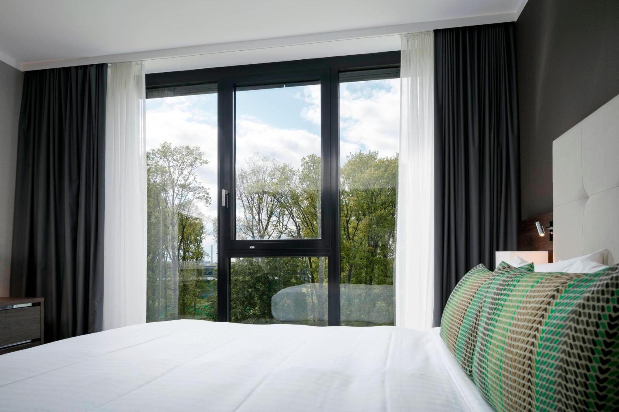 Standard Double Room King Size Bed Park View