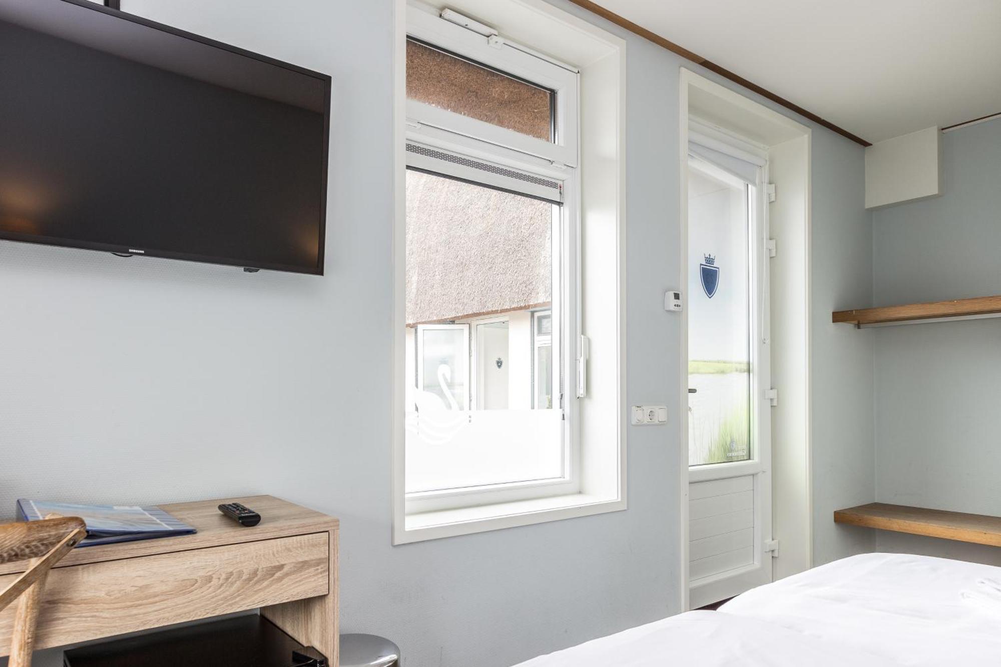 Twin Room Private Bathroom