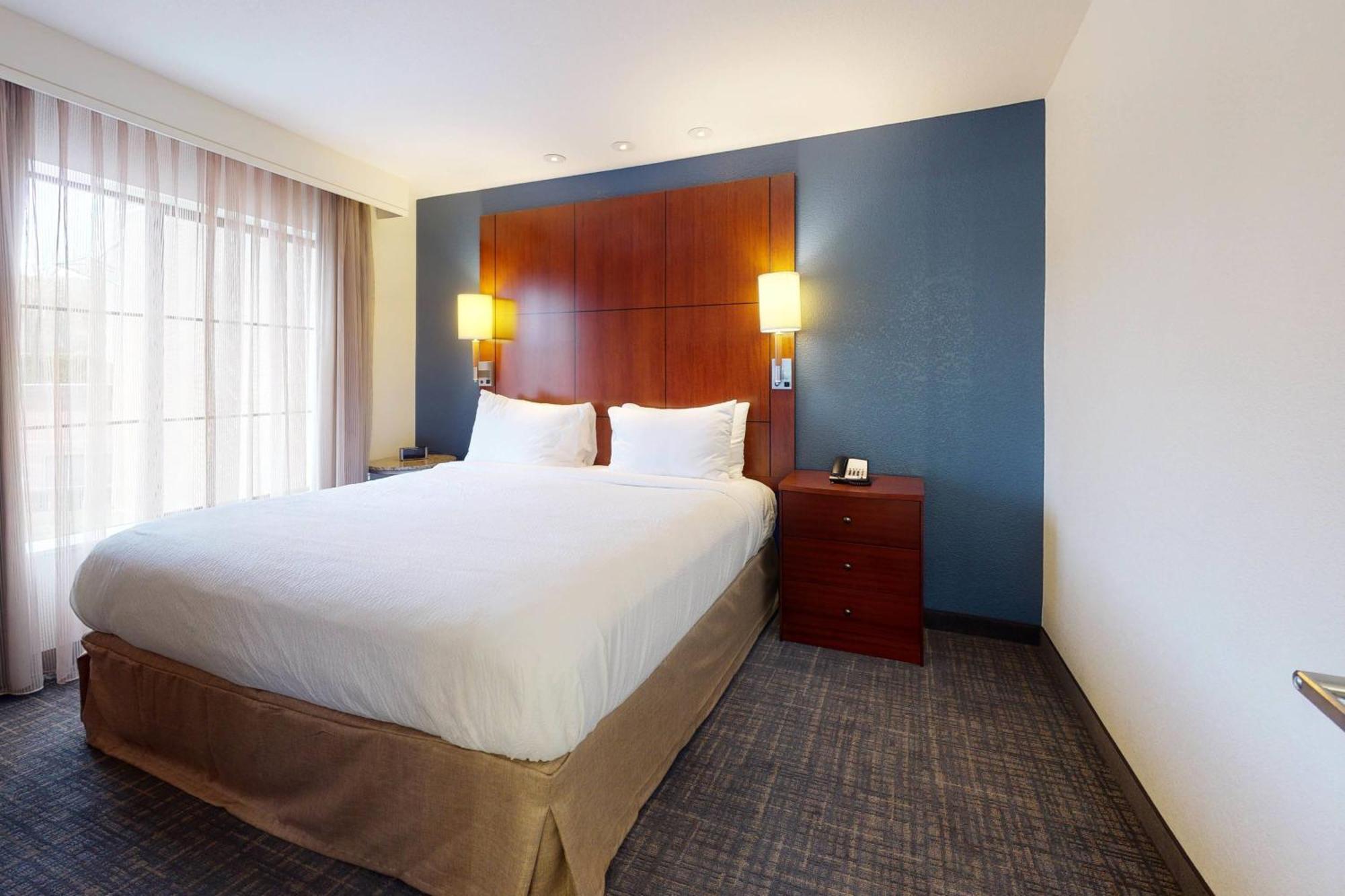 One-Bedroom King Suite
