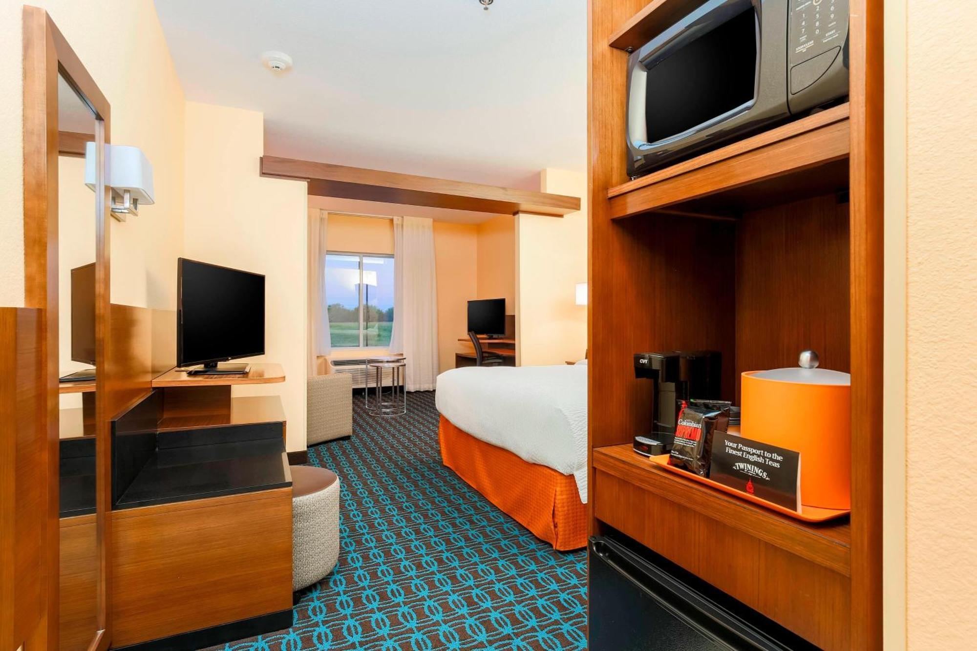 Queen Room Two Queen Beds Hearing Accessible