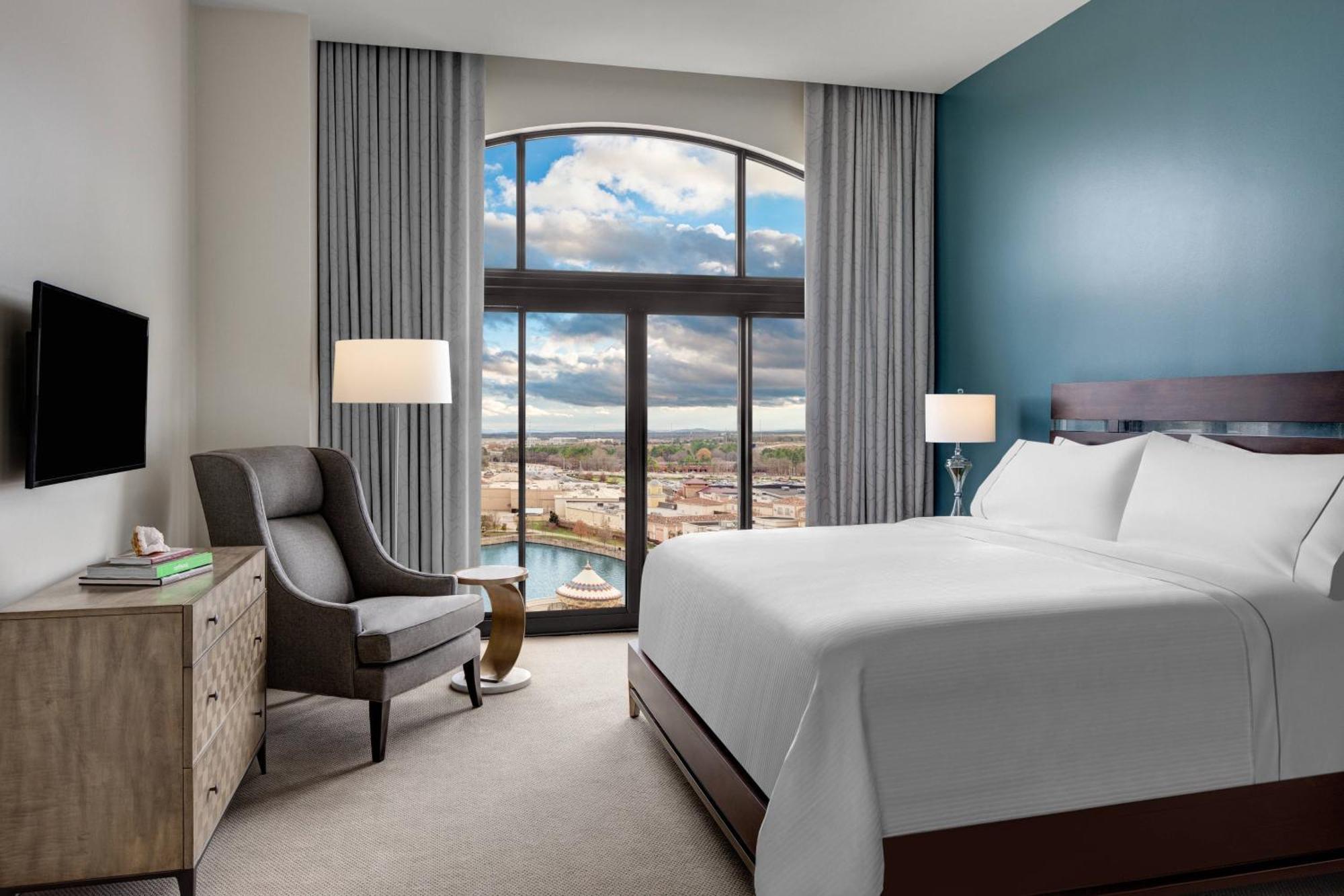 1 Bedroom Suite, 1 King, Sofa bed