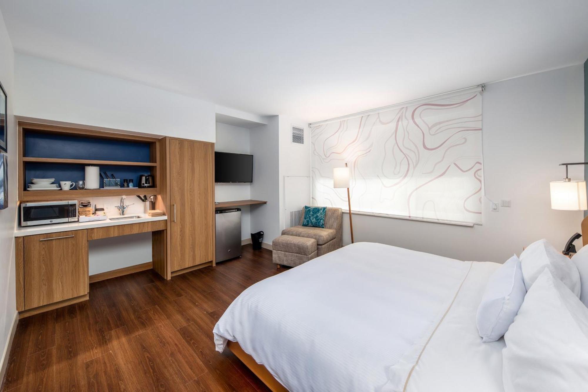 Guest Room 1 King