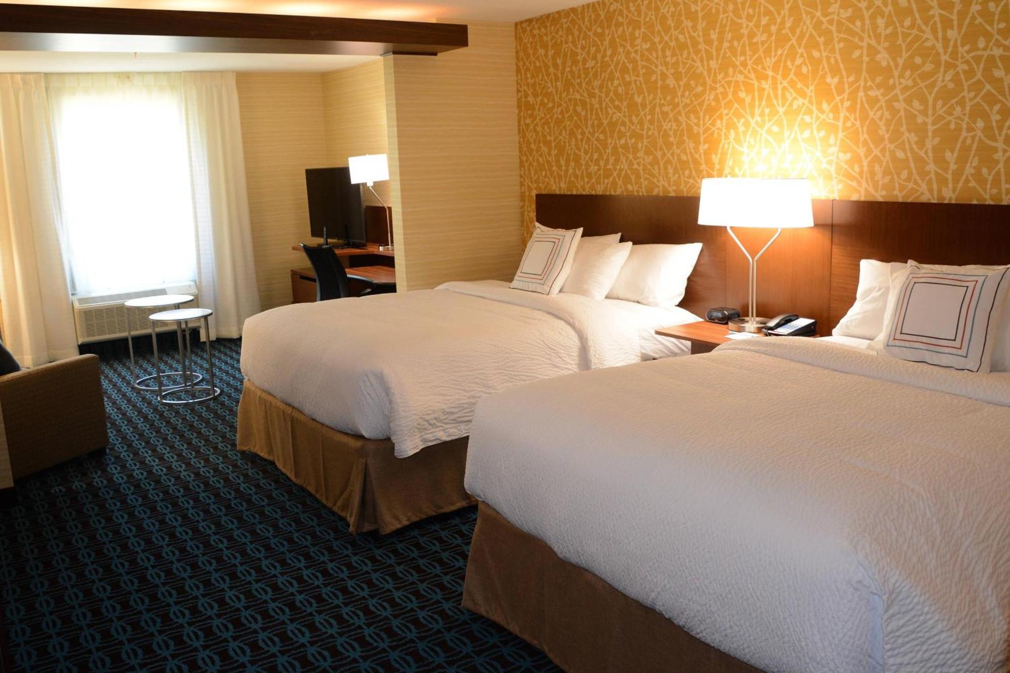 Queen Suite Two Queen Beds Sofa Bed Hearing Accessible