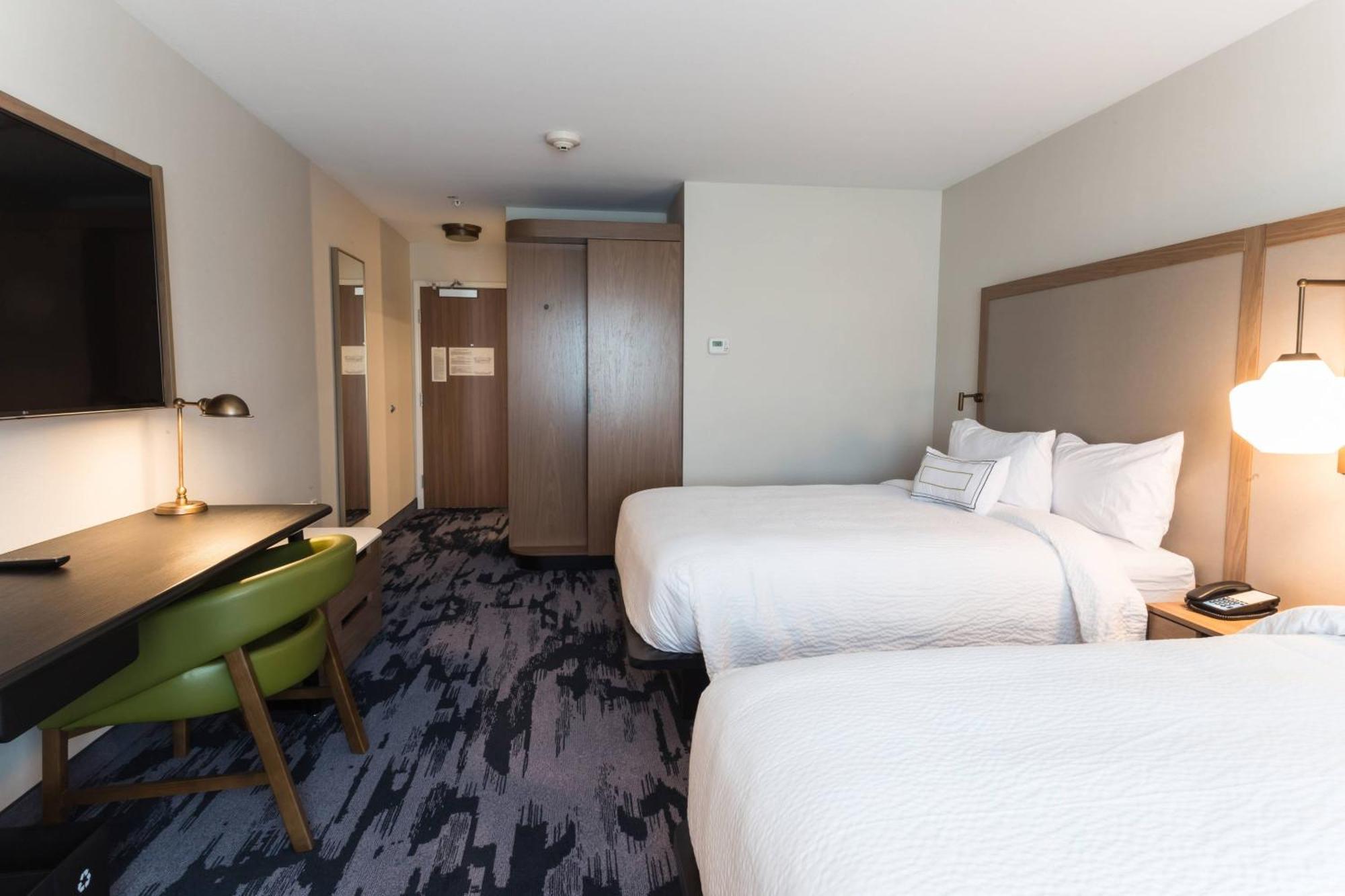 Queen Room Two Queen Beds River View