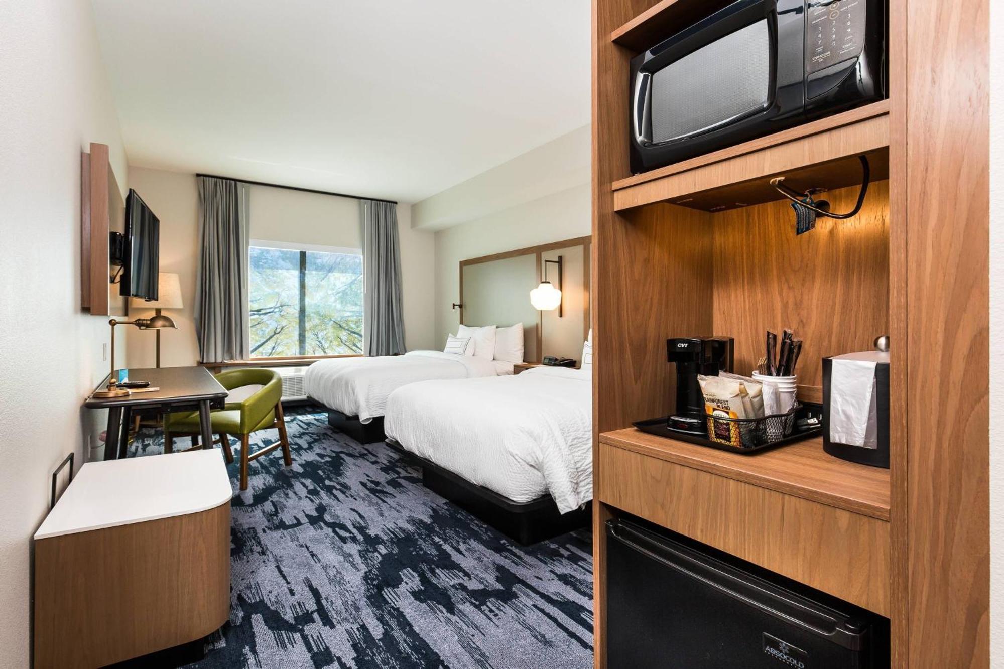 Queen Room Two Queen Beds Hearing Accessible