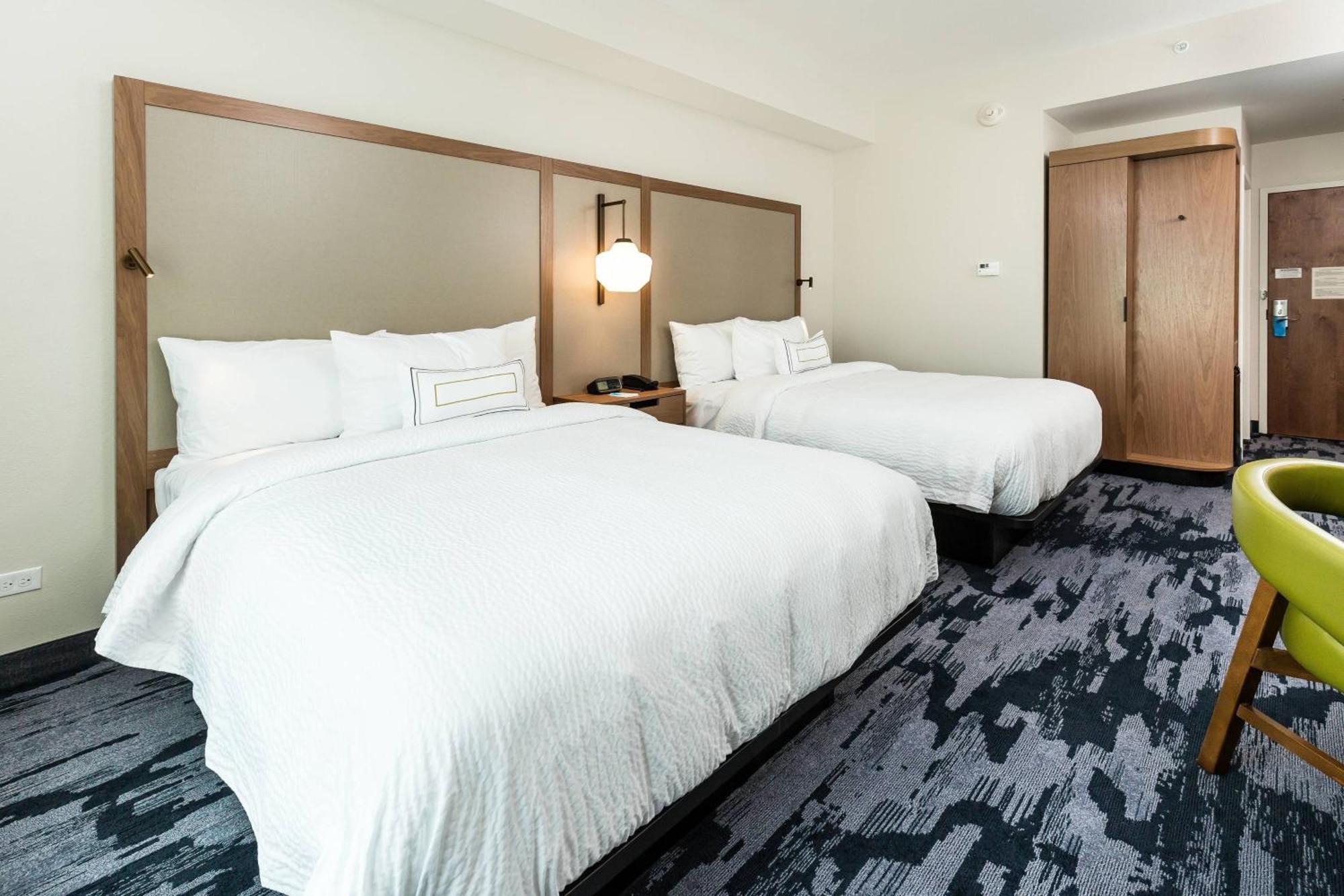 Queen Room Two Queen Beds Hearing Accessible
