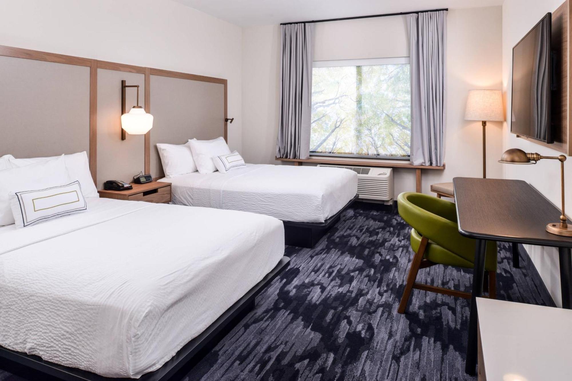Queen Room Two Queen Beds Hearing Accessible