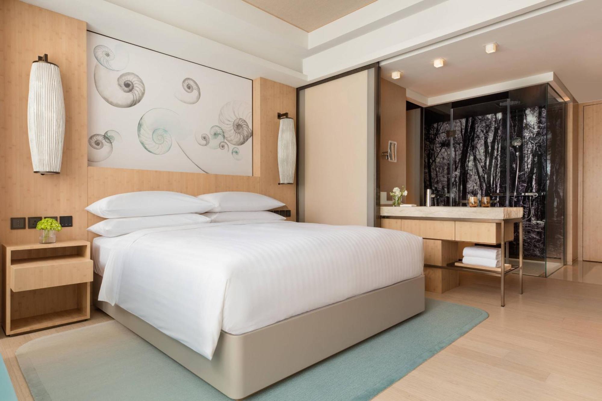 Grand Deluxe King Room