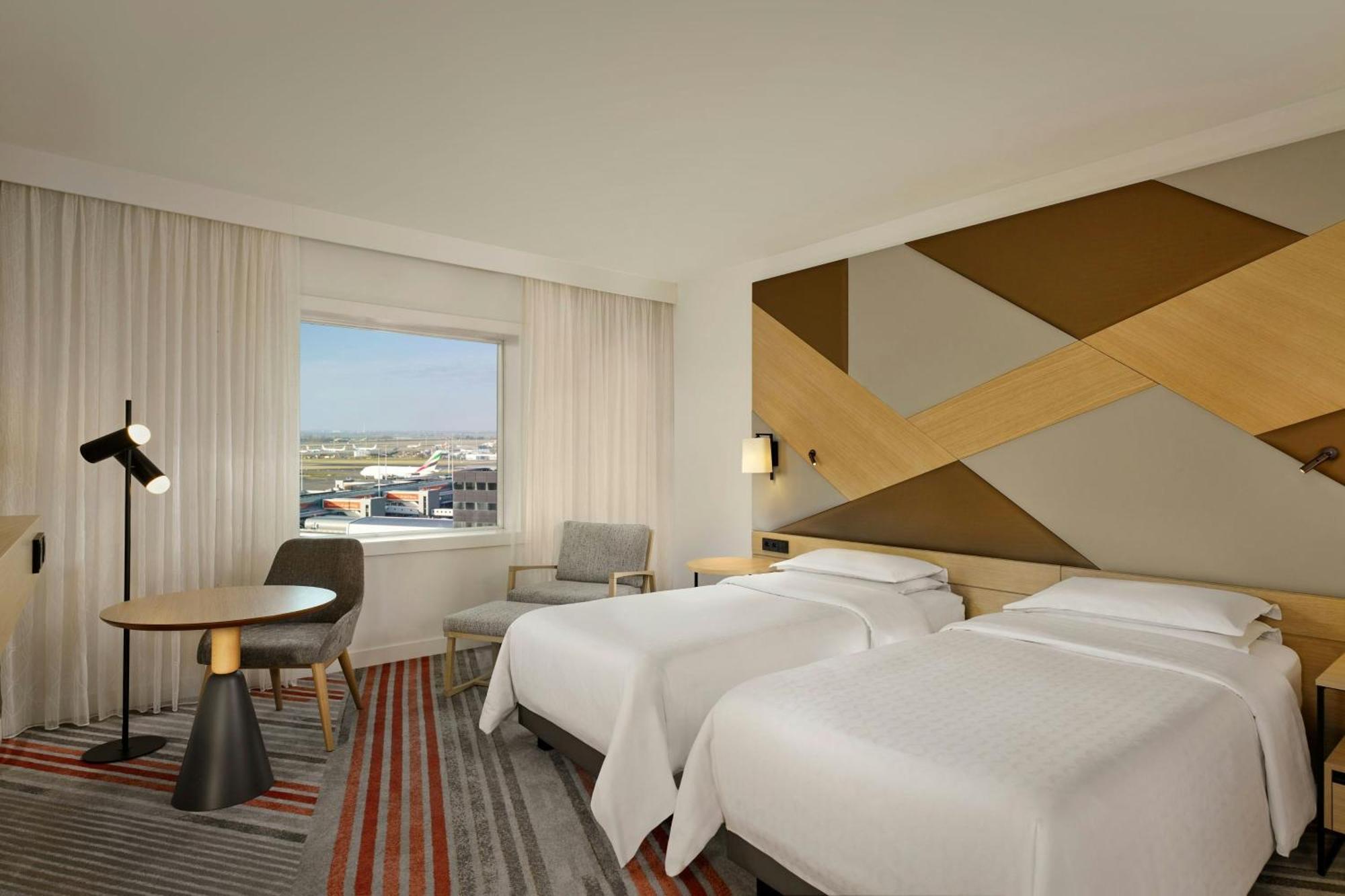 Twin Room Club Lounge Access