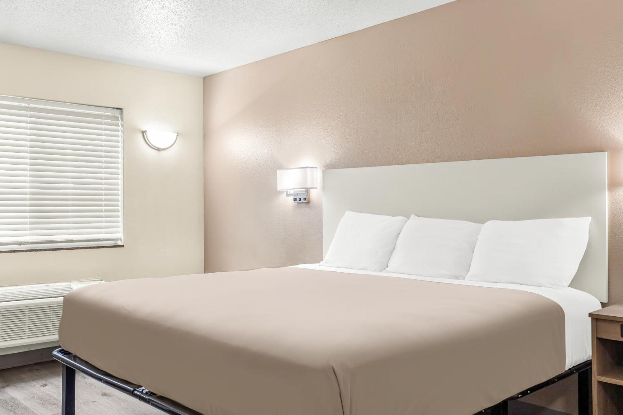Studio  One King Bed Non Smoking