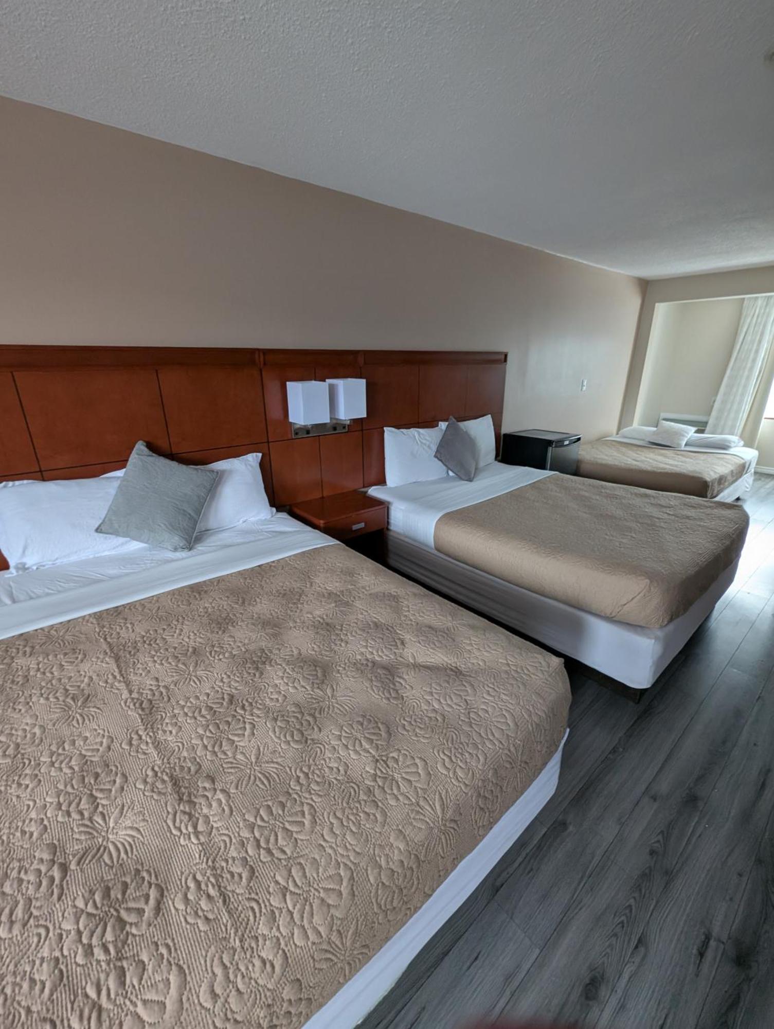 Deluxe Family Suite
