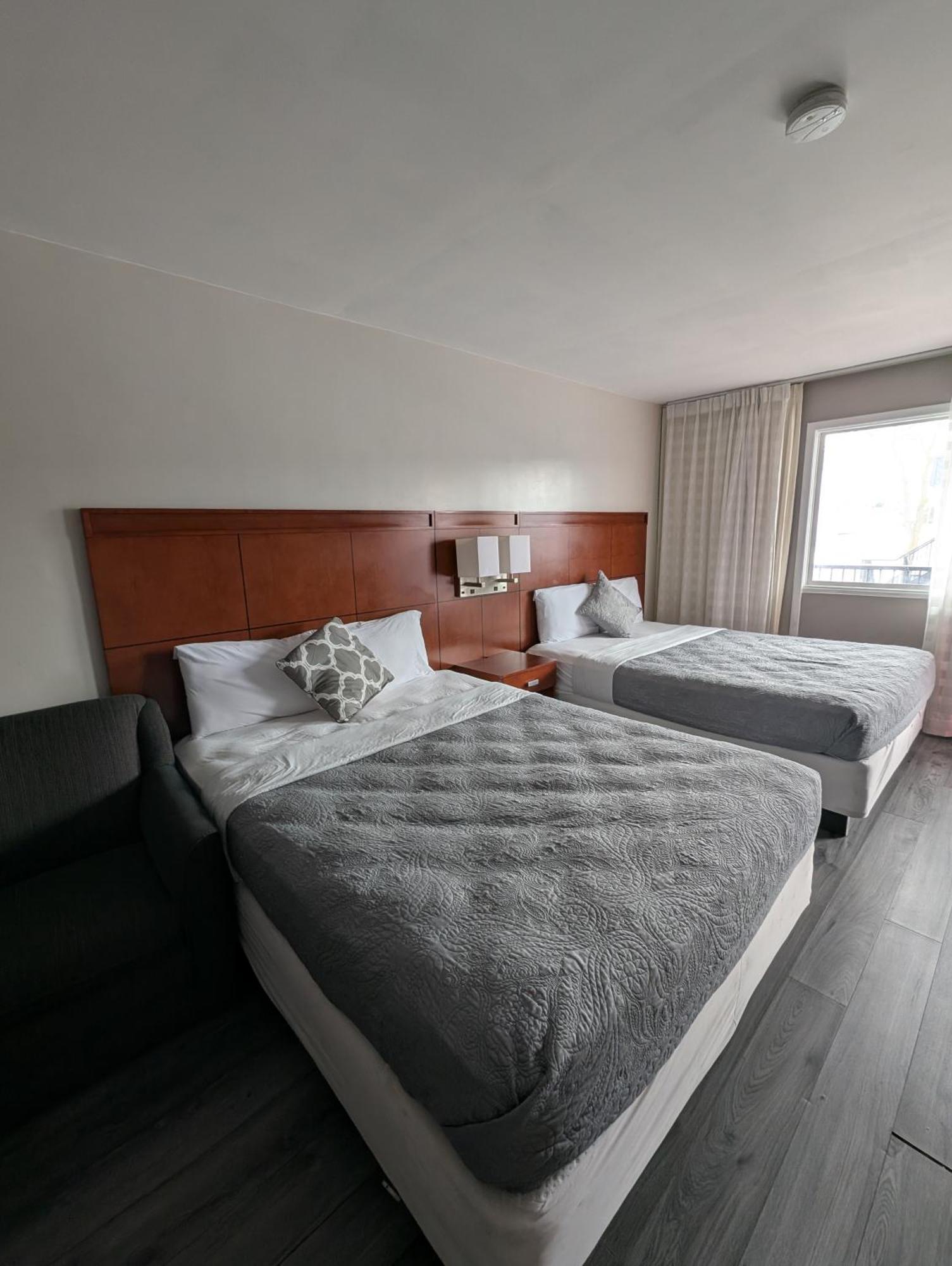 Queen Room Two Queen Beds