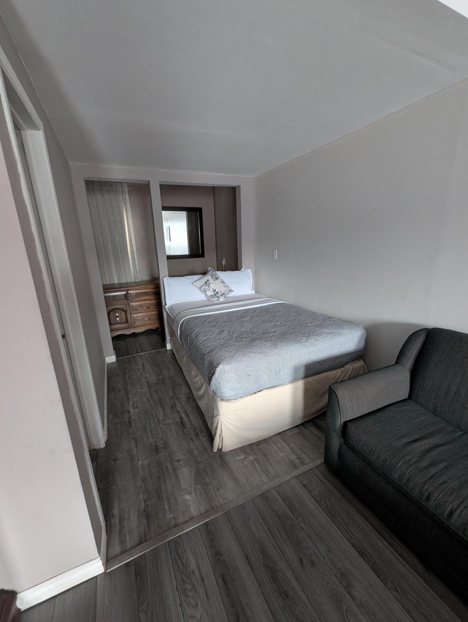 Deluxe Family Suite
