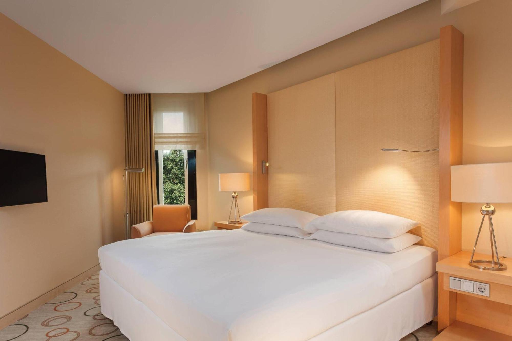 Executive Suite City View