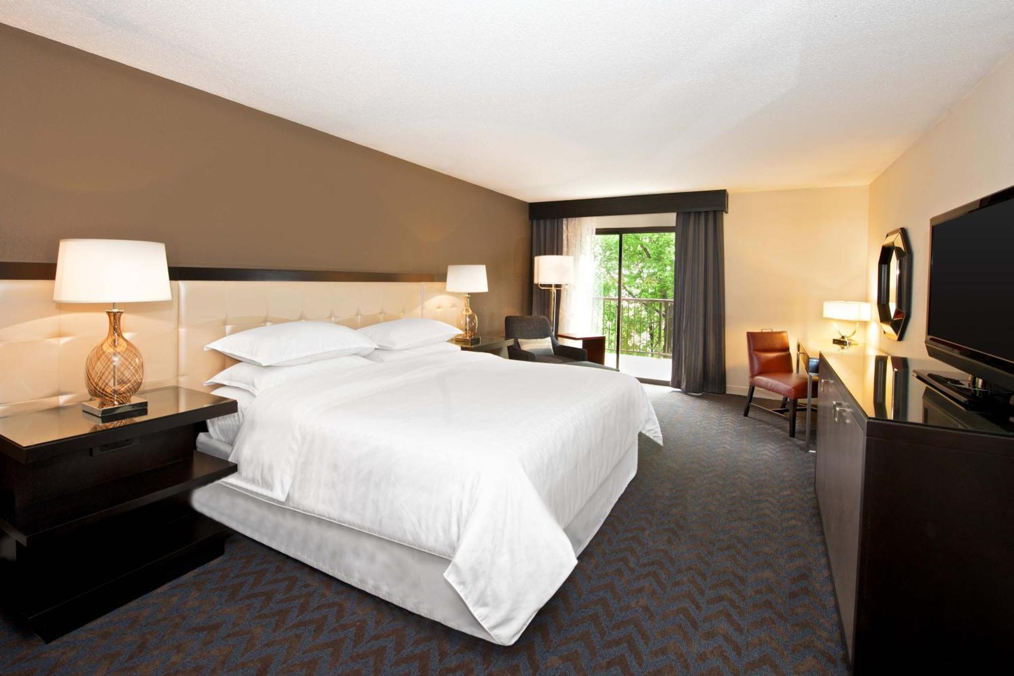 Traditional King Guest room 1 King