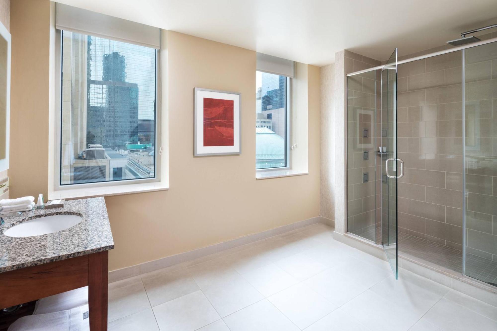 Suite 1 King City view Corner room
