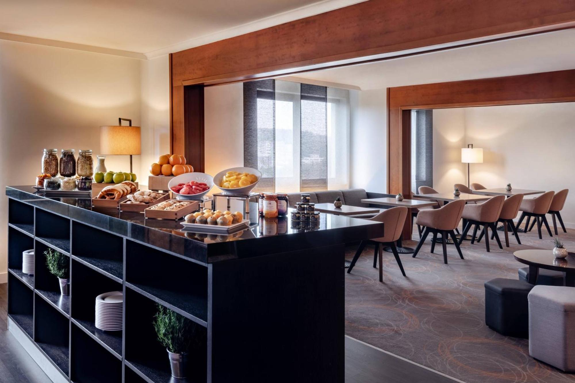 Executive Room Executive lounge access Guest room 1 King