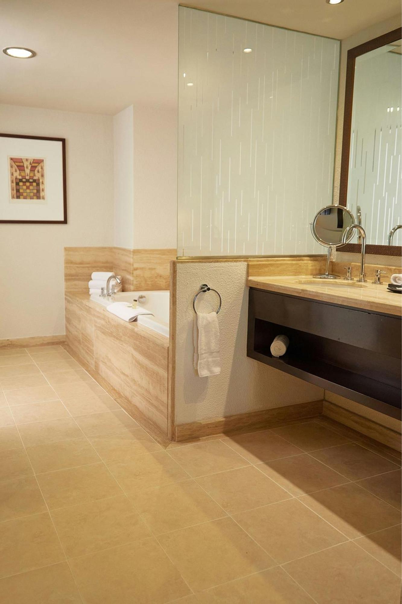 Junior Suite Junior Suite 1 King