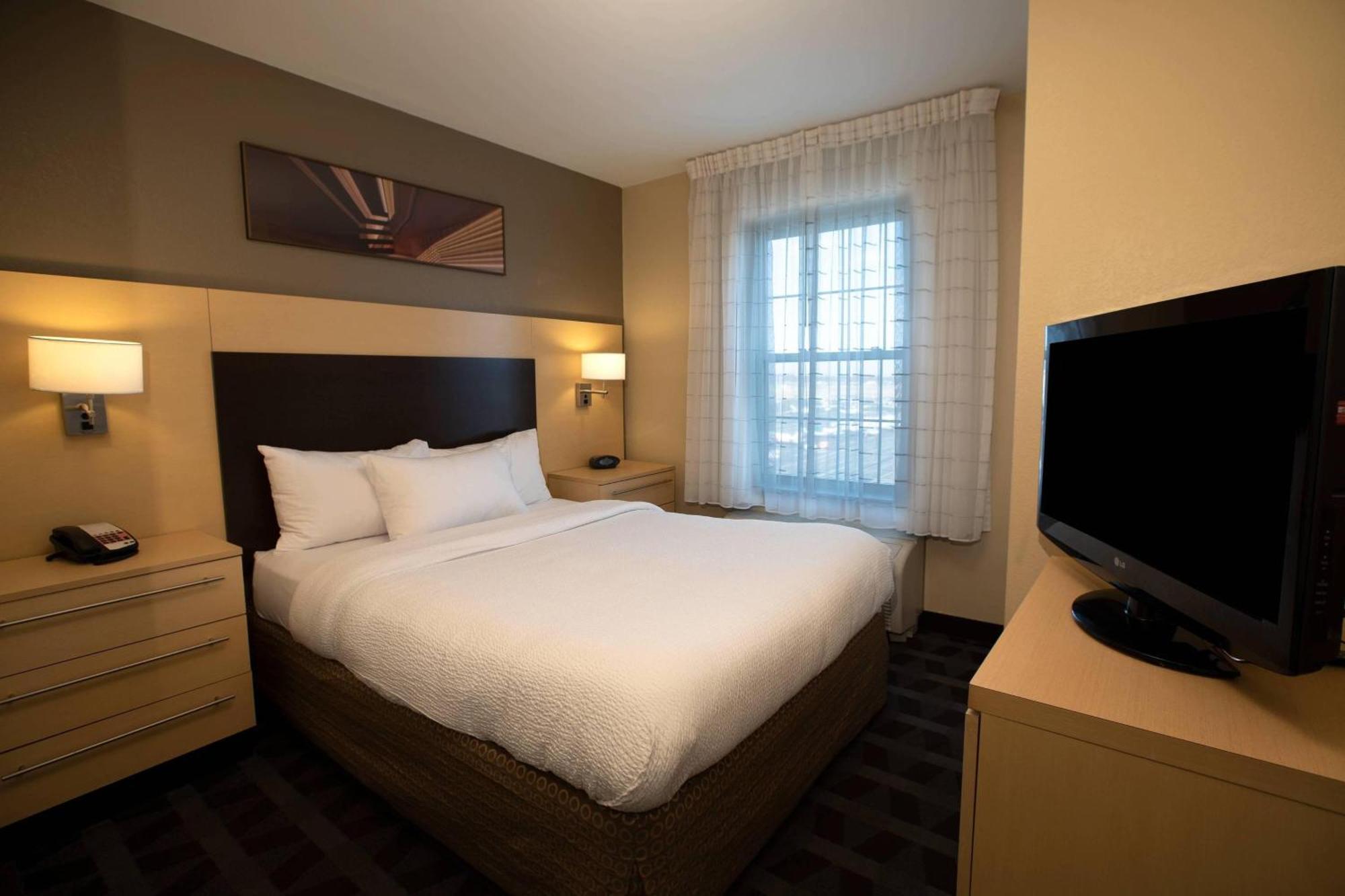 2 Bedroom Suite