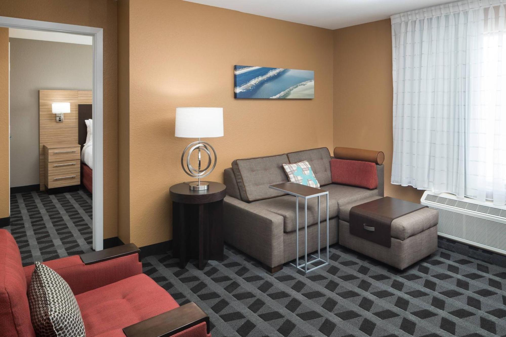One-Bedroom Queen Suite Sofa Bed